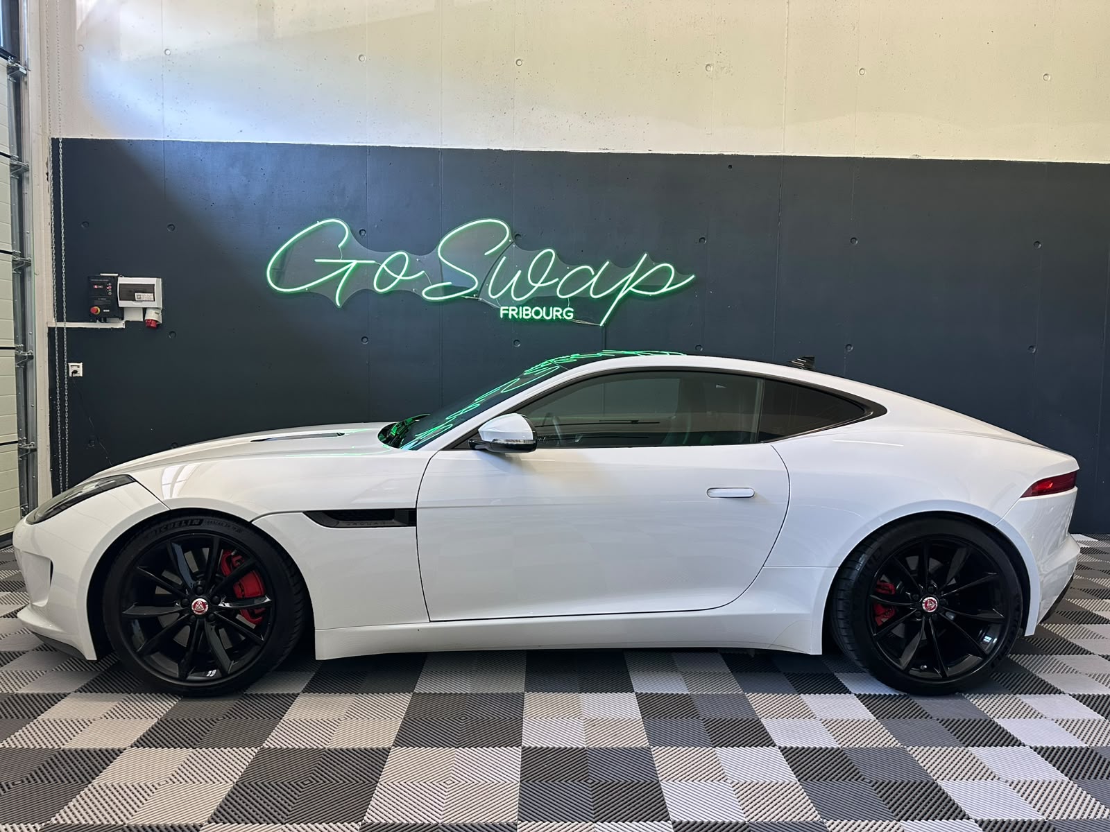JAGUAR F-Type Coupé S 3.0 V6 S/C *Toit Pano *Echappement Sport-image-2