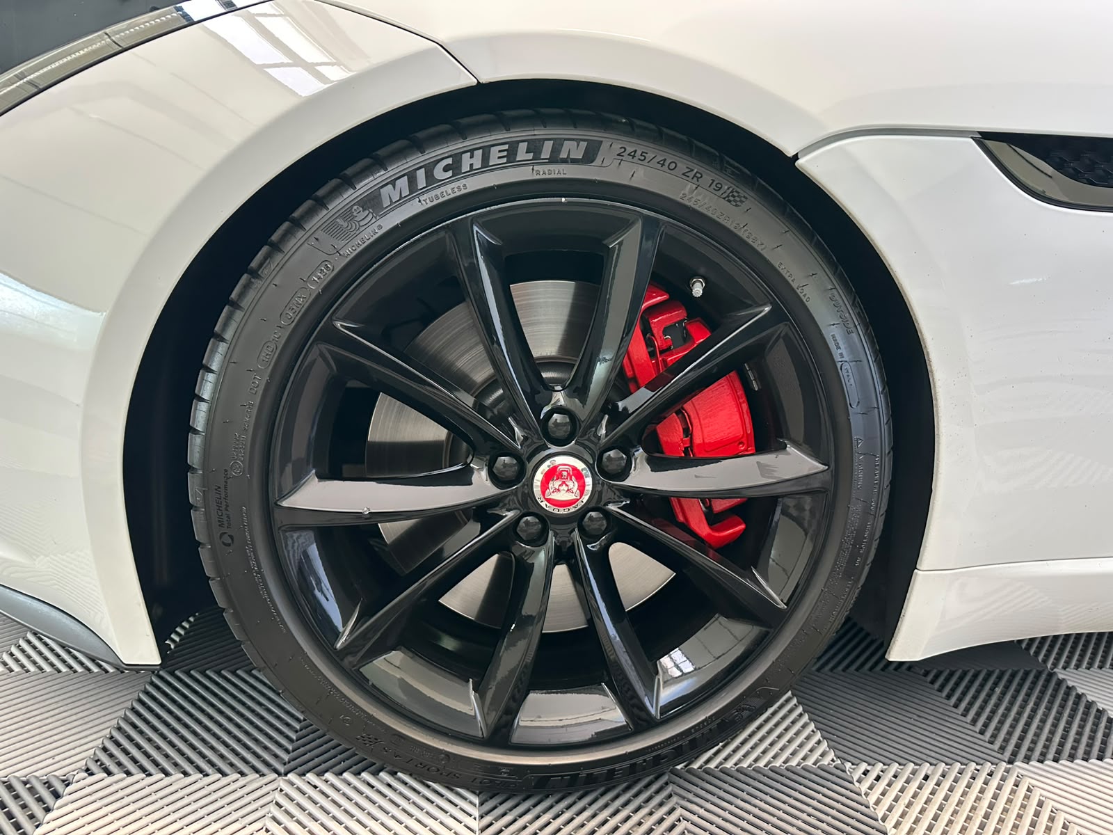 JAGUAR F-Type Coupé S 3.0 V6 S/C *Toit Pano *Echappement Sport-image-30
