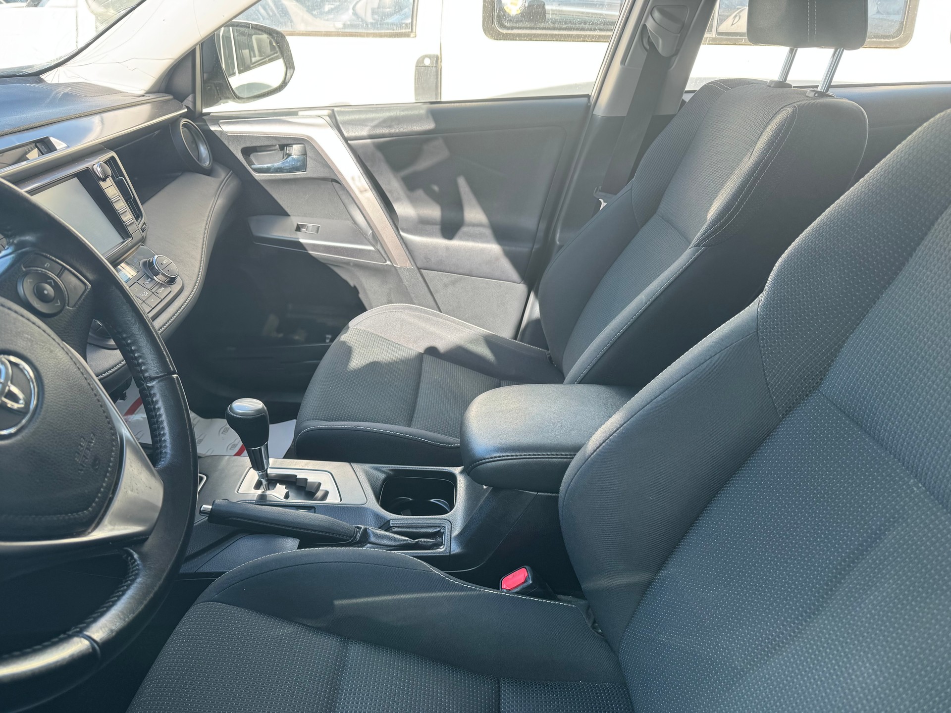 TOYOTA RAV-4 2.5 HSD Sol Premium e-CVT-image-2