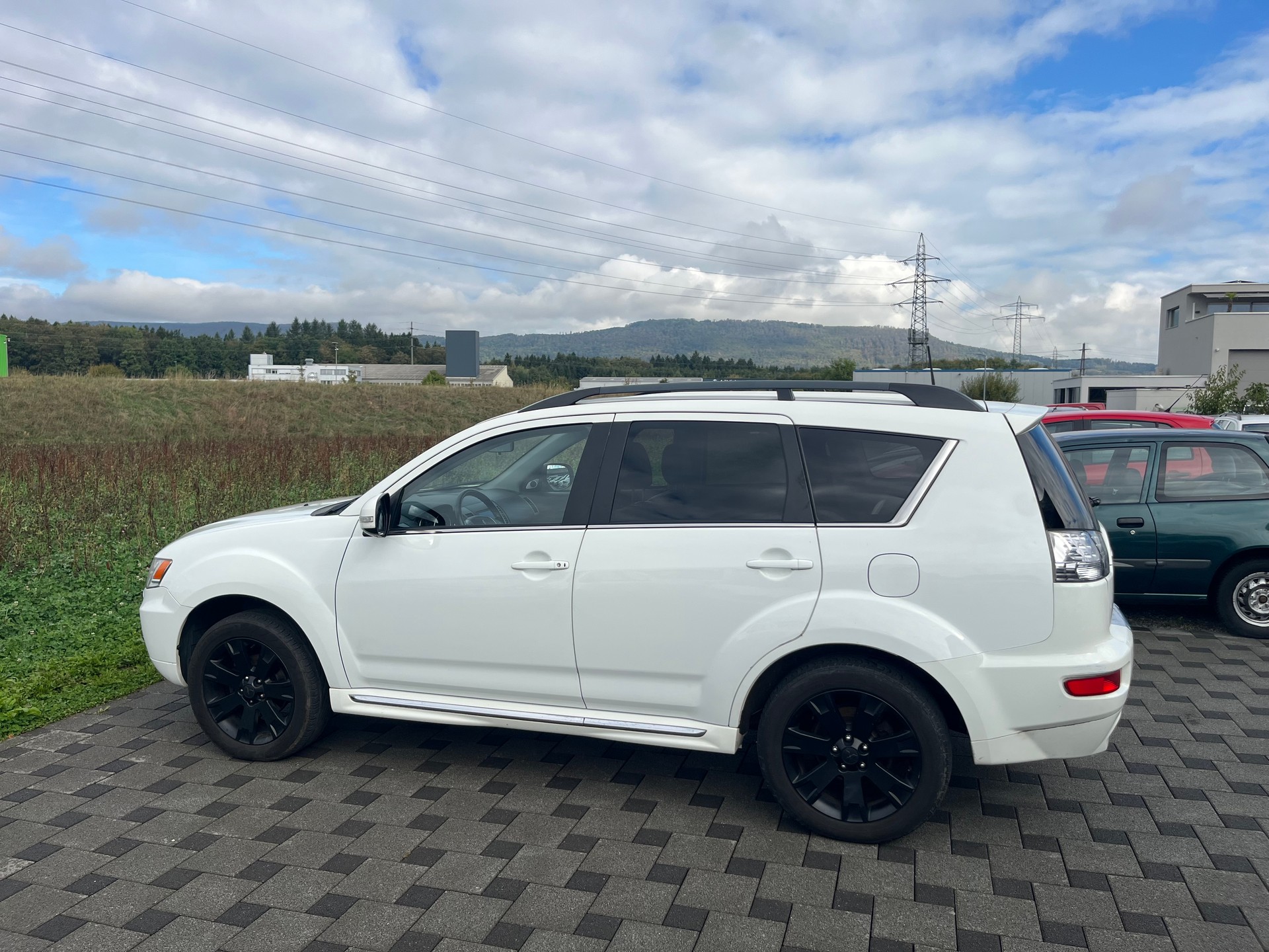MITSUBISHI Outlander 2.4 Navigator 4WD CVT-image-5