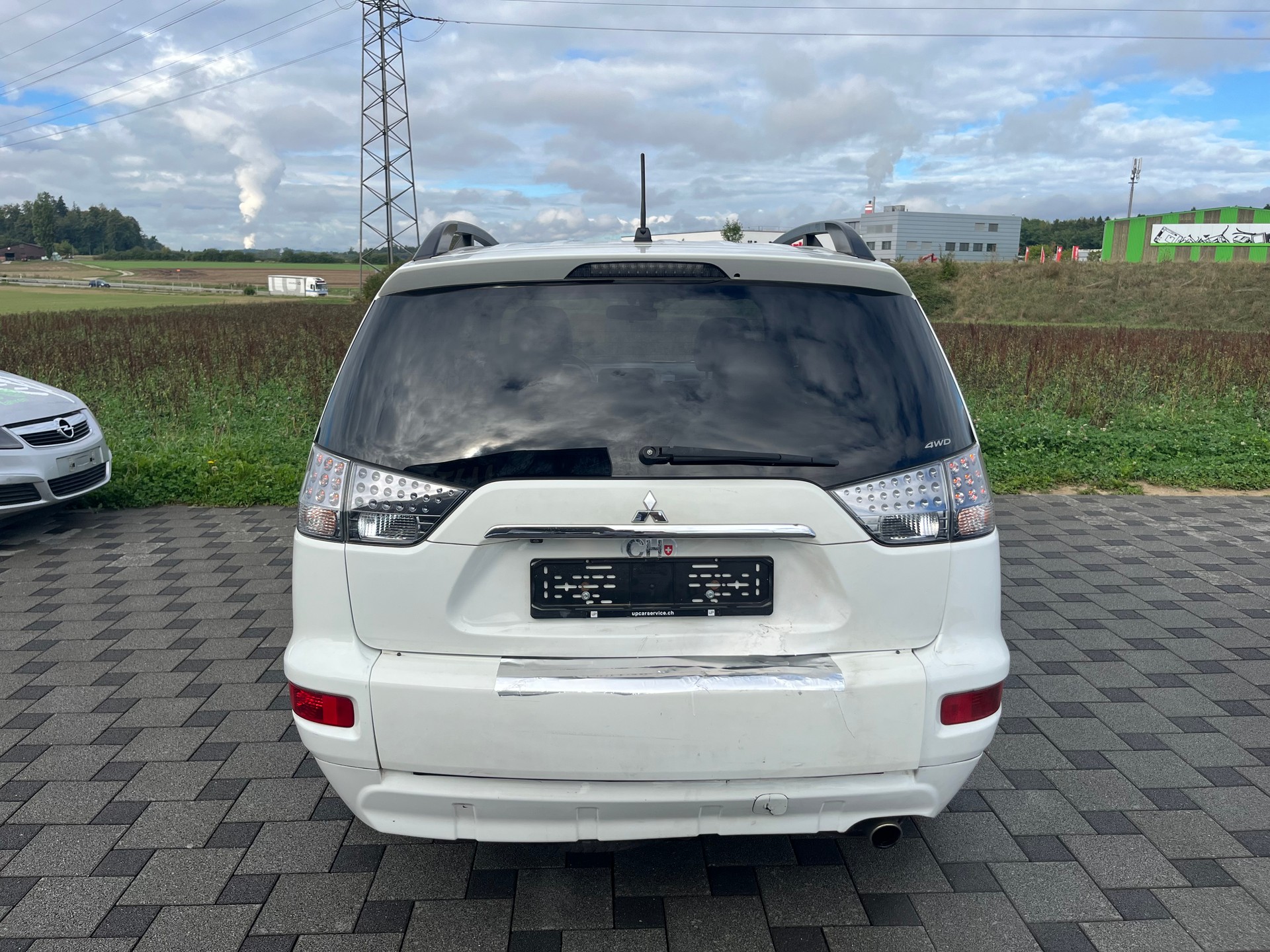 MITSUBISHI Outlander 2.4 Navigator 4WD CVT-image-6