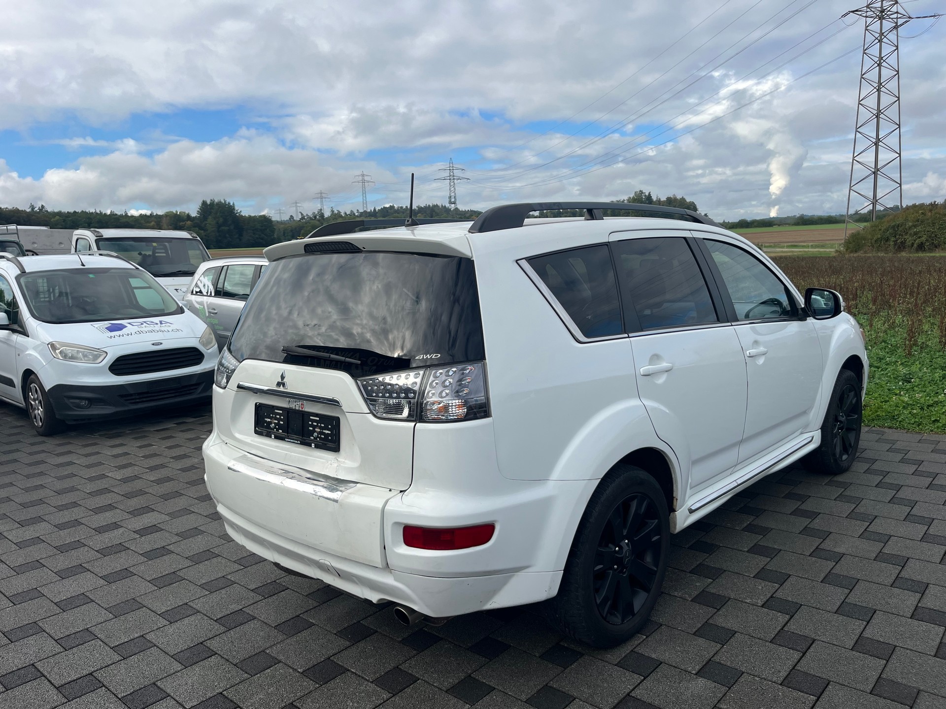 MITSUBISHI Outlander 2.4 Navigator 4WD CVT-image-4