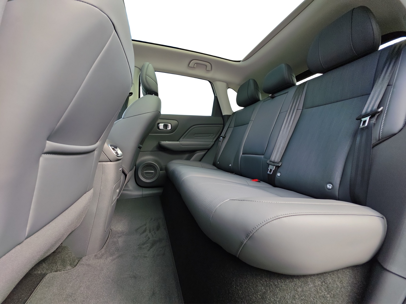 LEAPMOTOR B10 EV-image-11