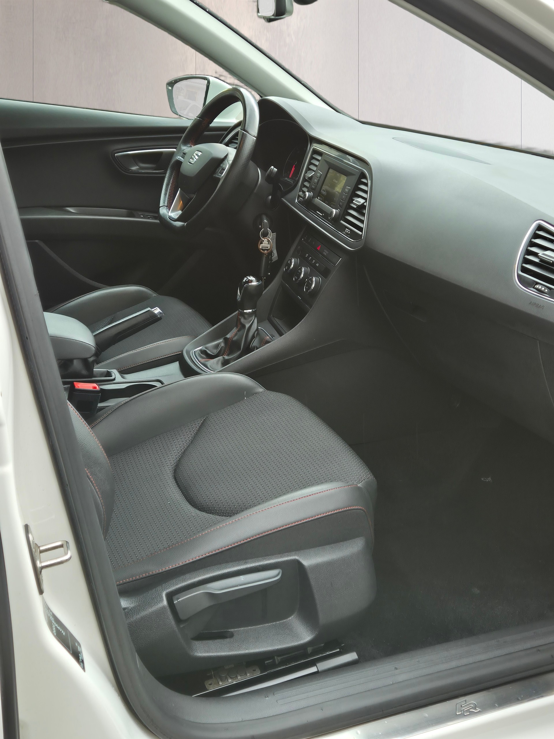 SEAT Leon ST 2.0 TDI FR-image-6