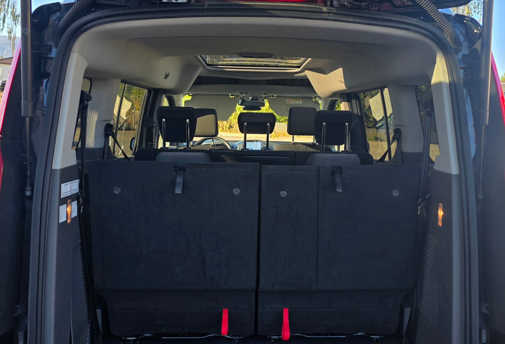 FORD Grand Tourneo Connect 1.5 EcoBlue Titanium Automat-image-8