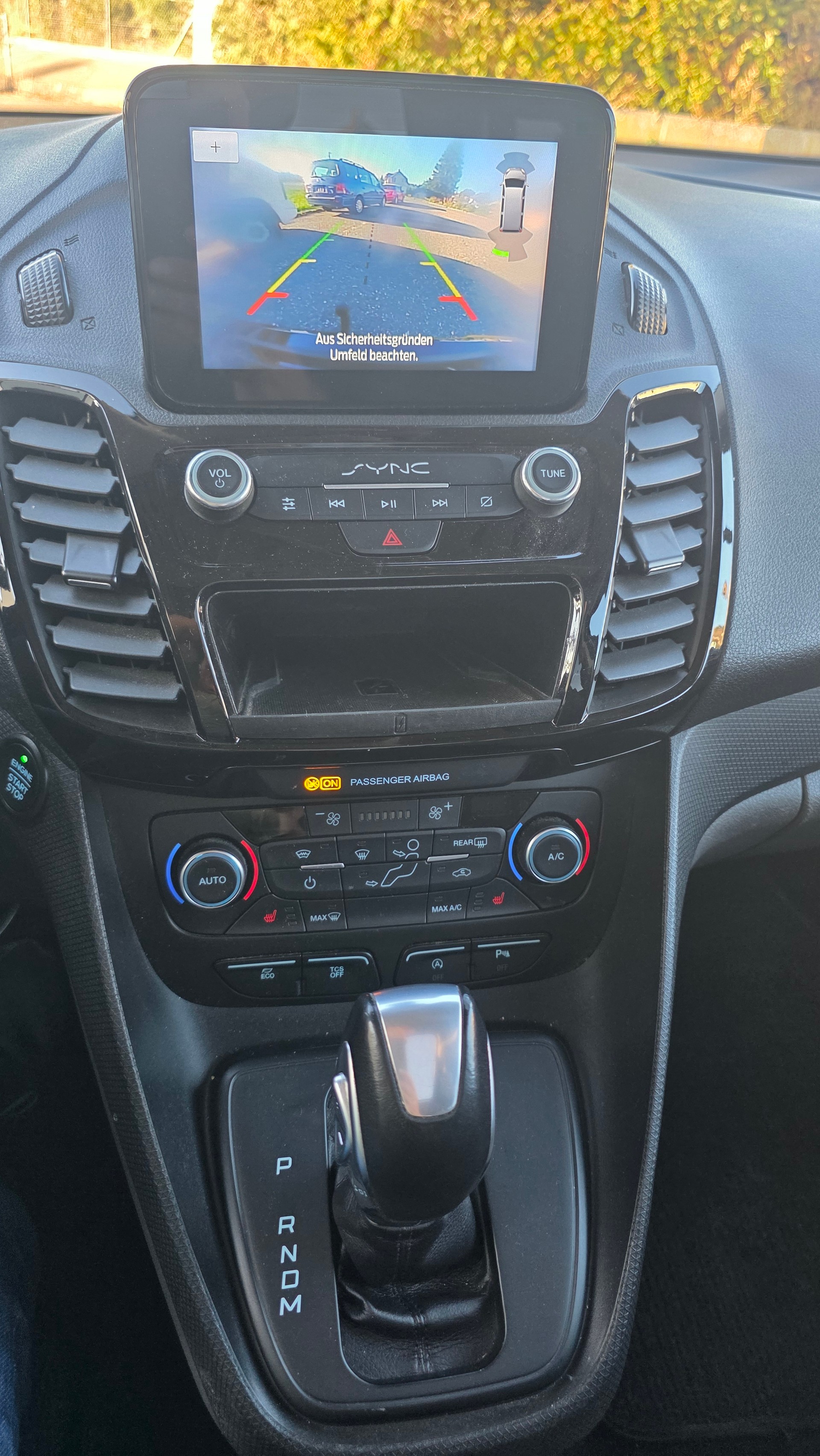 FORD Grand Tourneo Connect 1.5 EcoBlue Titanium Automat-image-9