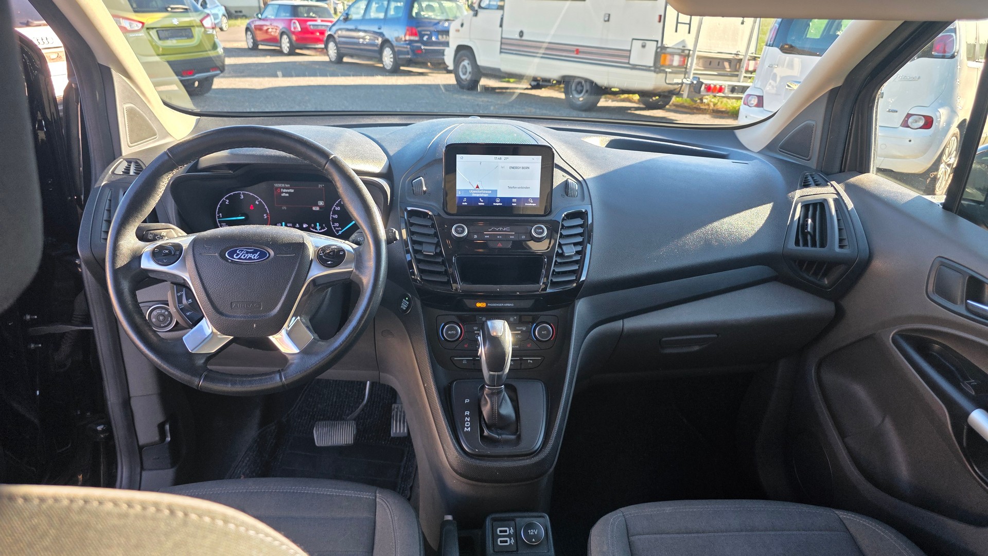 FORD Grand Tourneo Connect 1.5 EcoBlue Titanium Automat-image-4