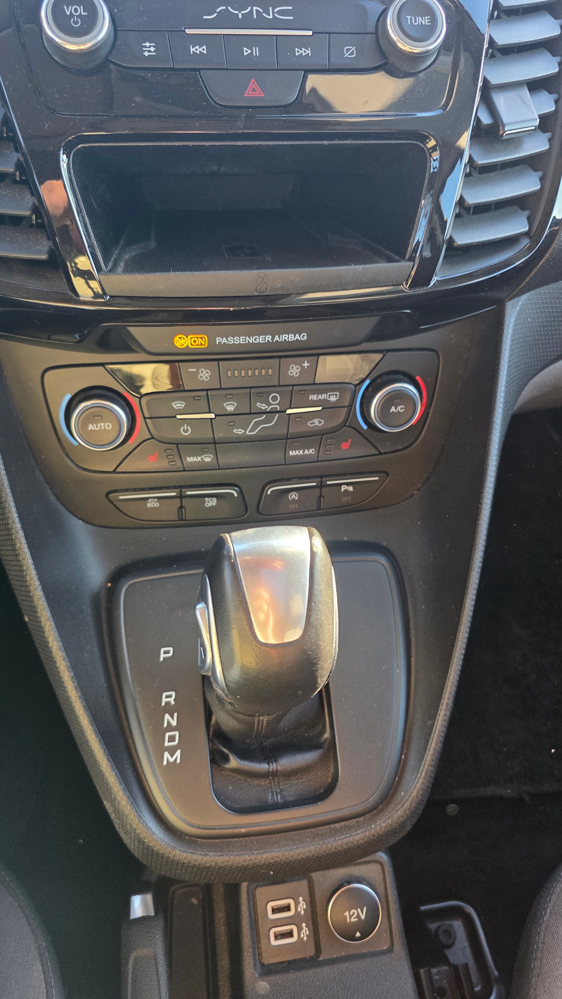 FORD Grand Tourneo Connect 1.5 EcoBlue Titanium Automat-image-11