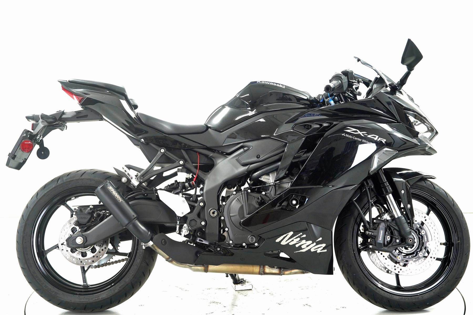 KAWASAKI Ninja ZX-4R Shark-showroom-element-3