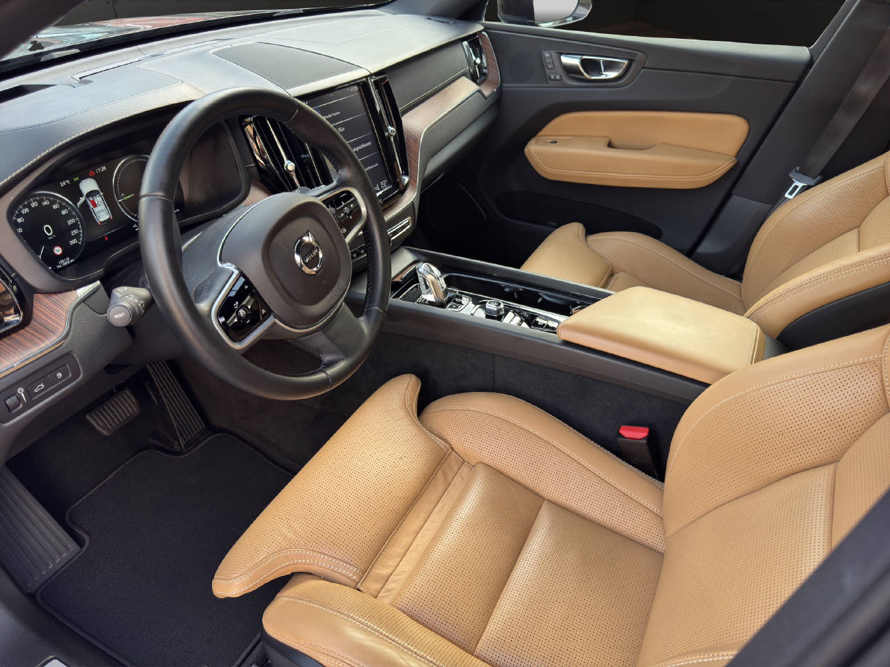VOLVO XC60 2.0 T8 TE Inscription eAWD-image-4