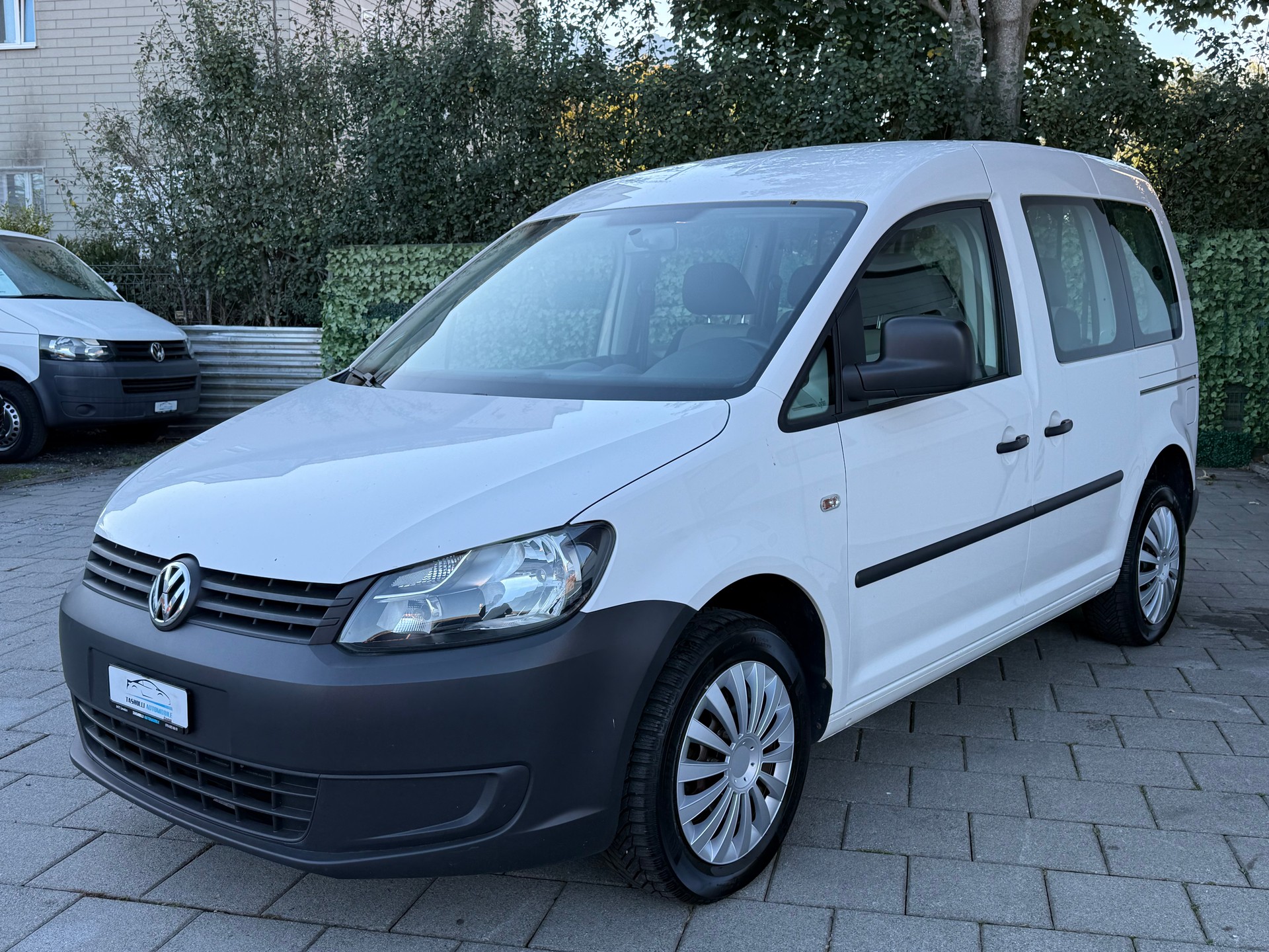 VW Caddy 2.0 TDI BlueMotion Technology-showroom-element-2
