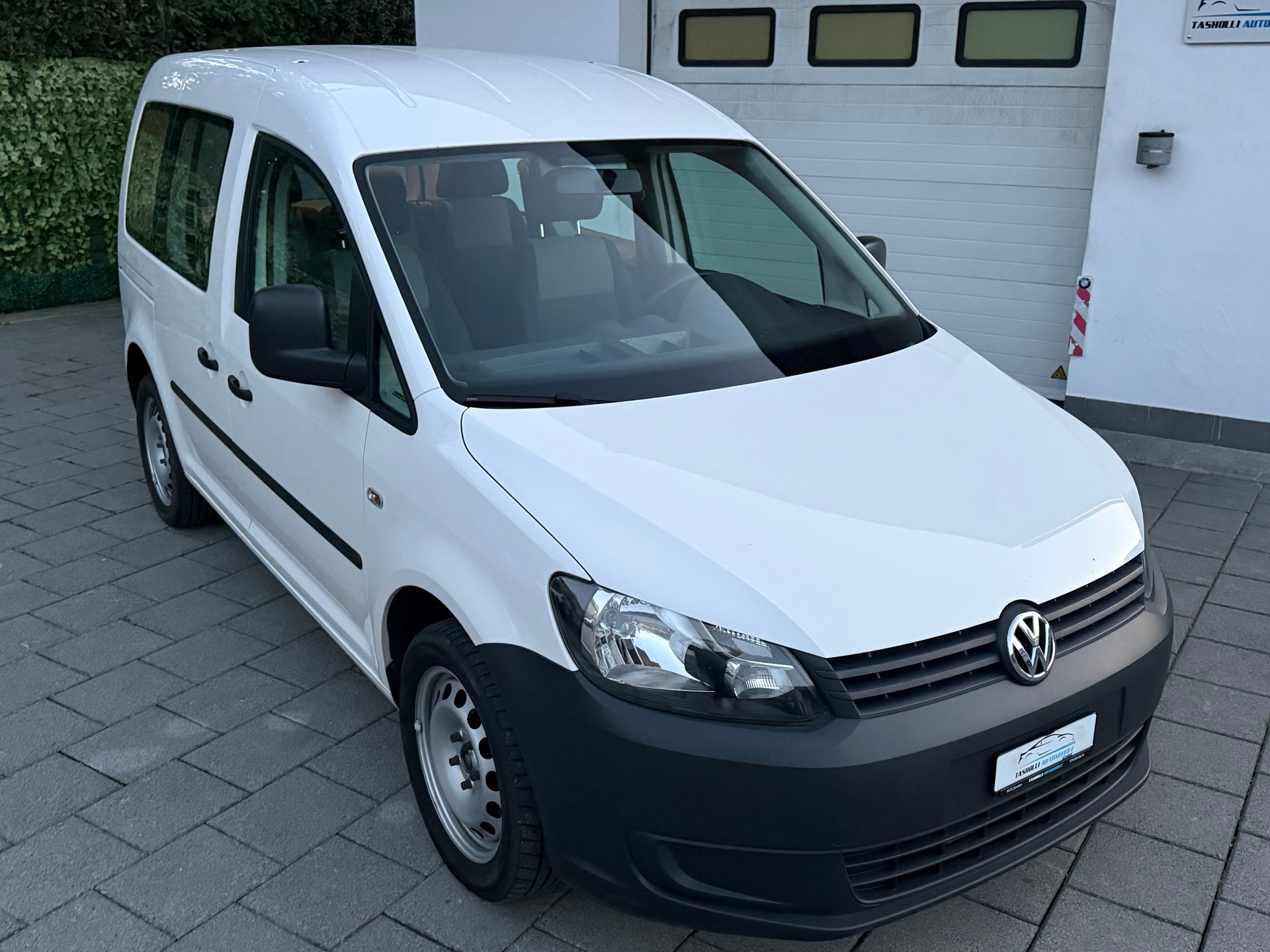 VW Caddy 2.0 TDI BlueMotion Technology-image-11
