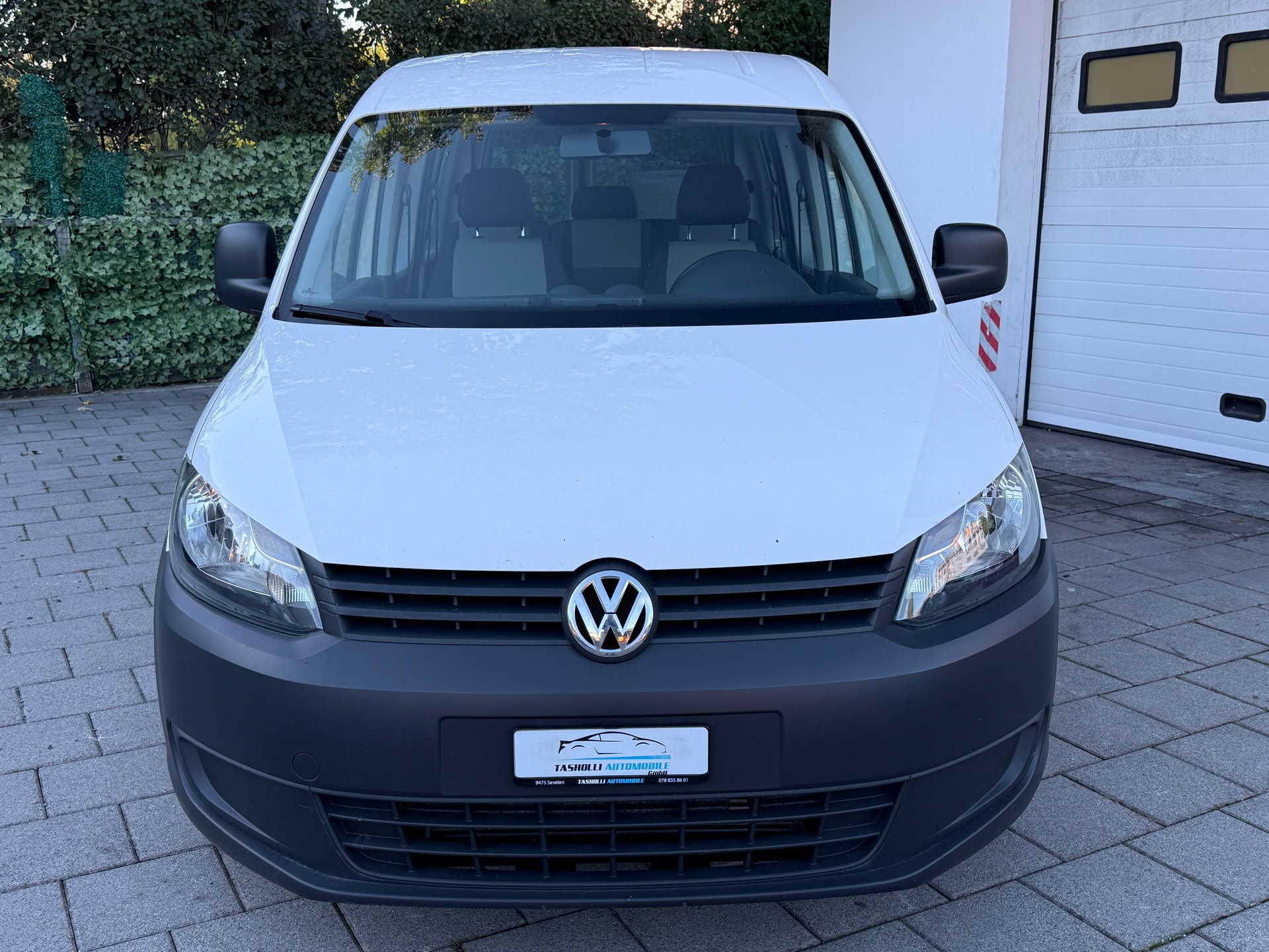 VW Caddy 2.0 TDI BlueMotion Technology-showroom-element-1