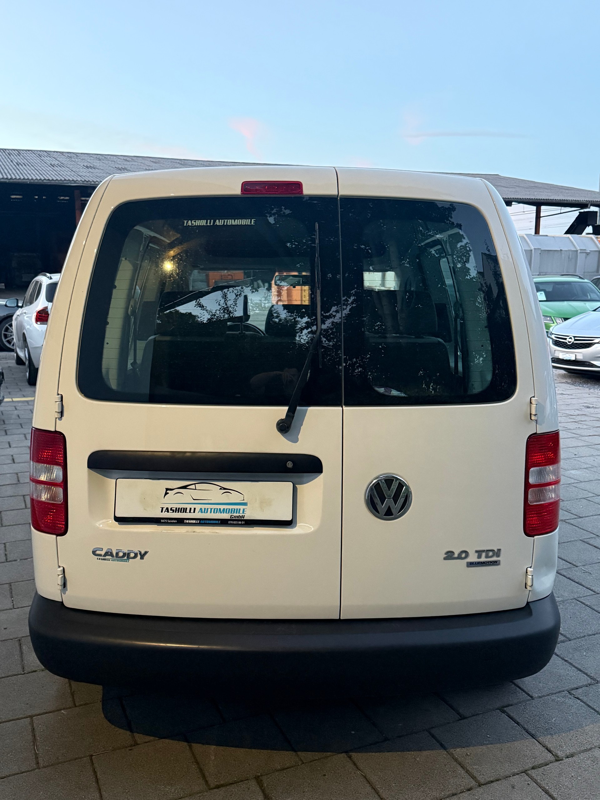 VW Caddy 2.0 TDI BlueMotion Technology-image-5