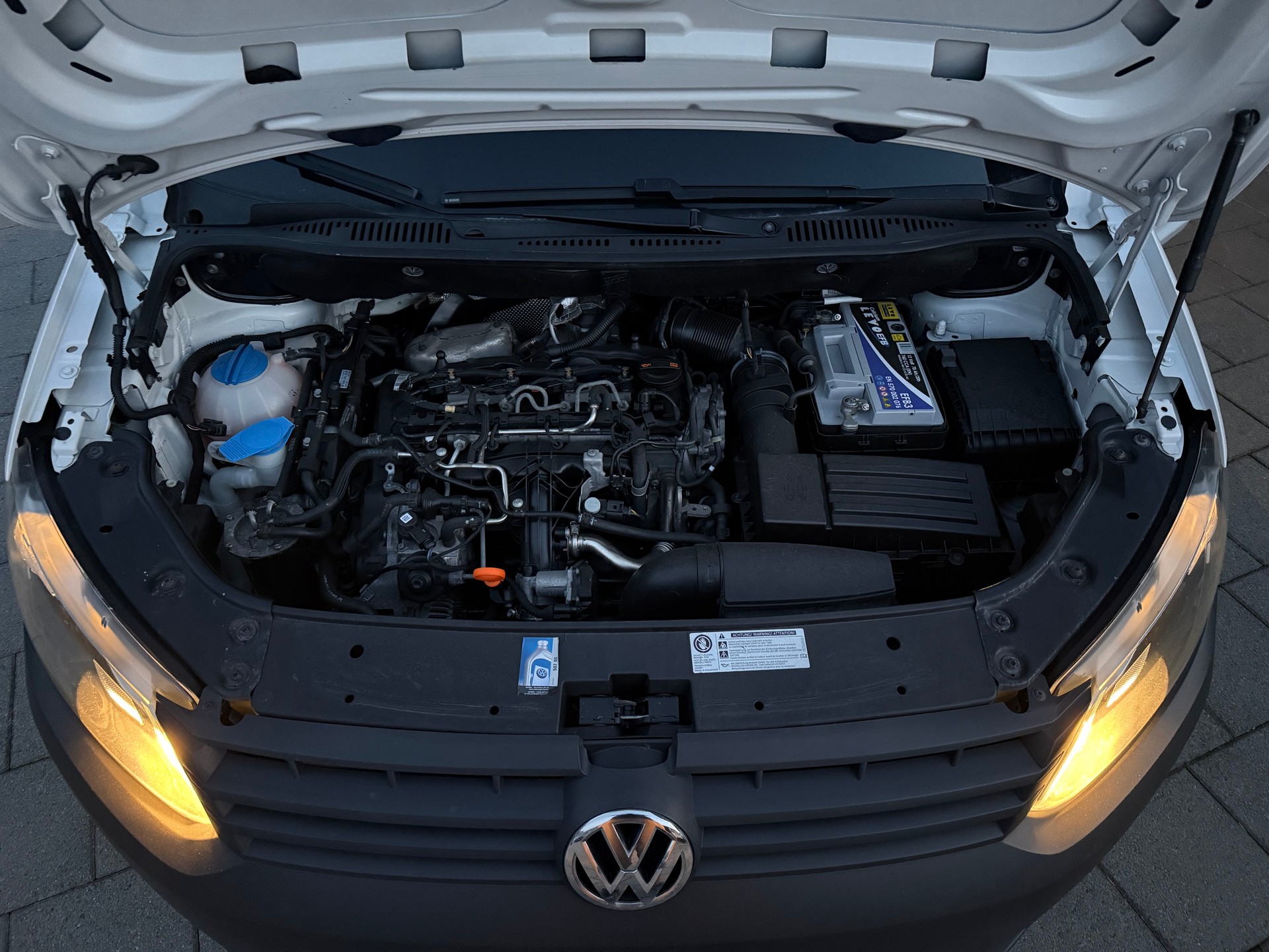 VW Caddy 2.0 TDI BlueMotion Technology-image-31