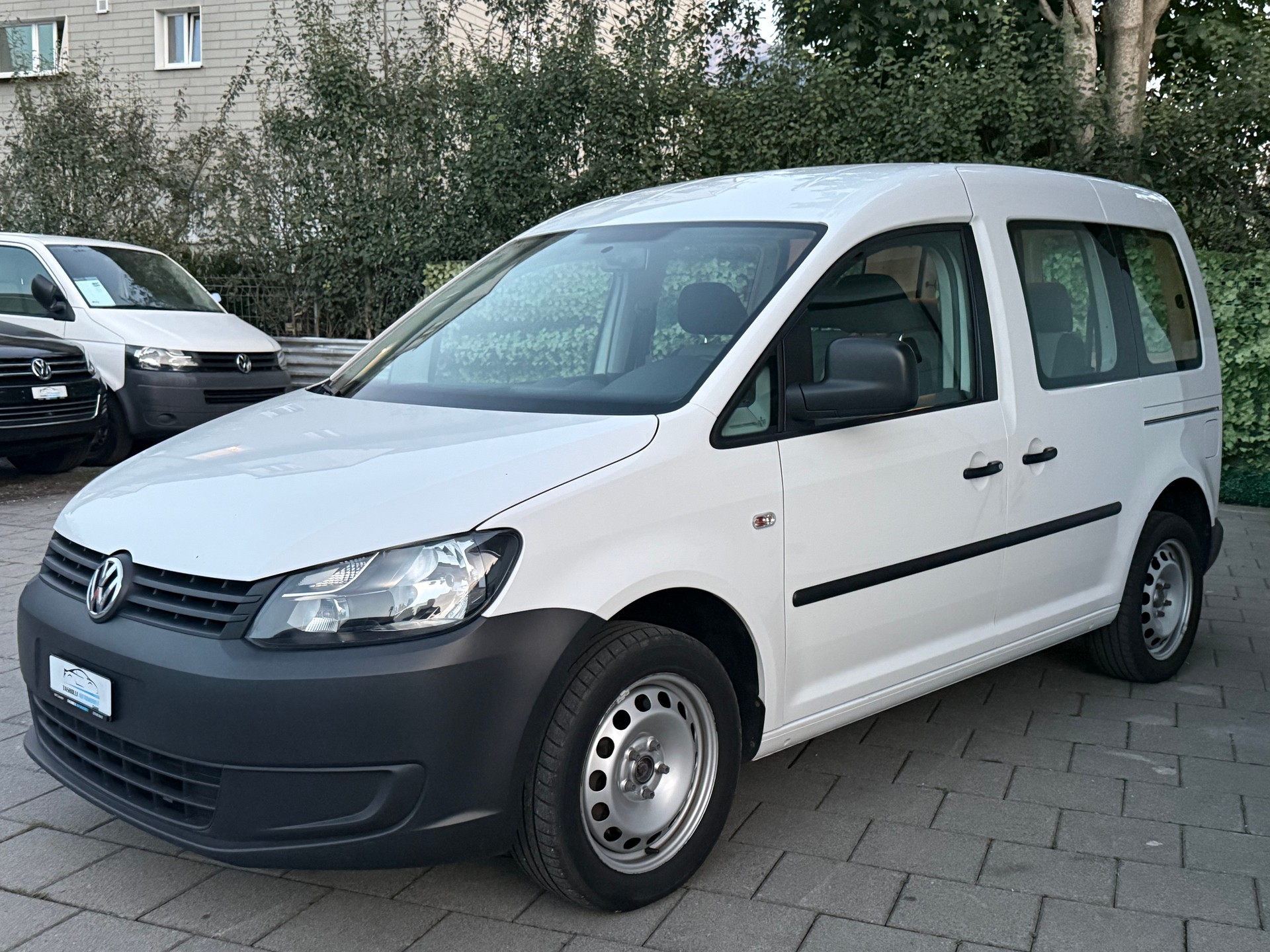 VW Caddy 2.0 TDI BlueMotion Technology-image-3