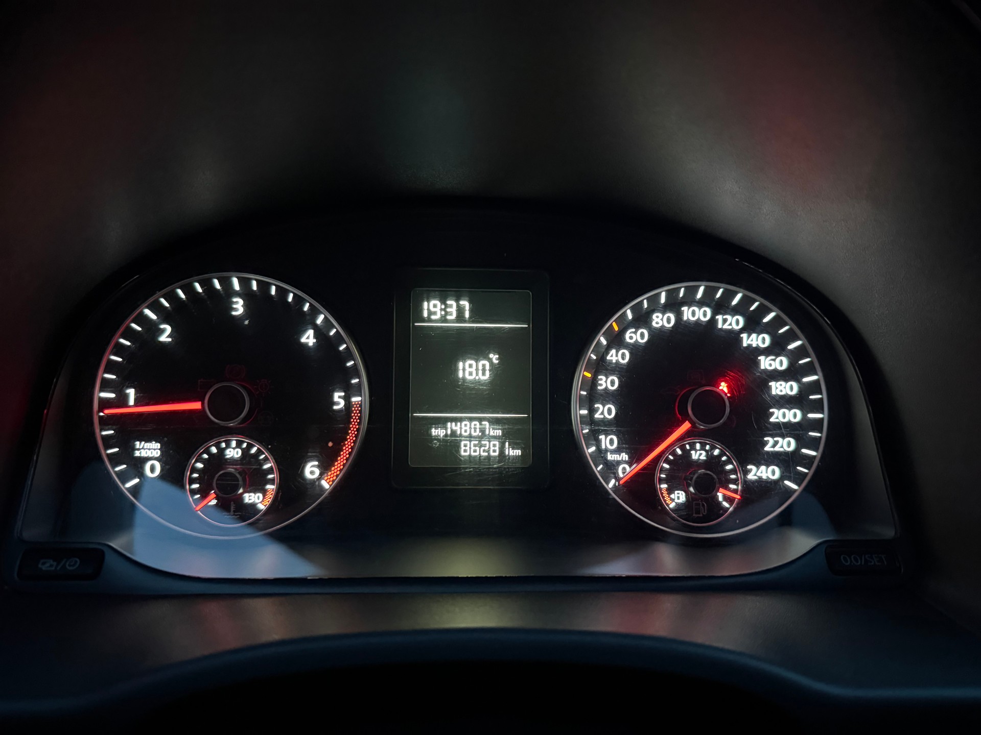 VW Caddy 2.0 TDI BlueMotion Technology-image-22