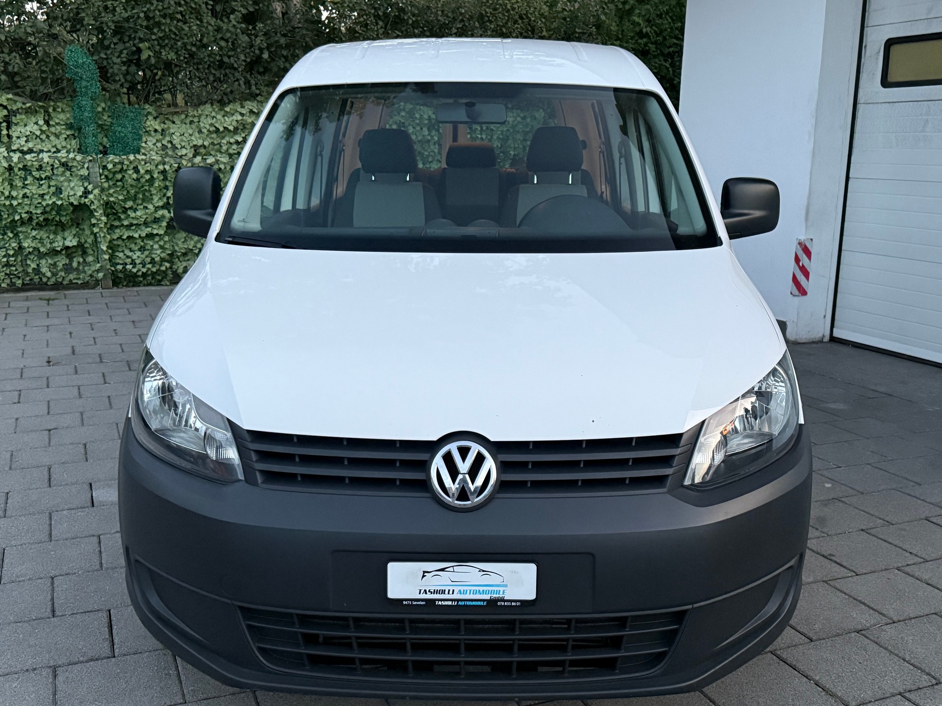 VW Caddy 2.0 TDI BlueMotion Technology-image-2