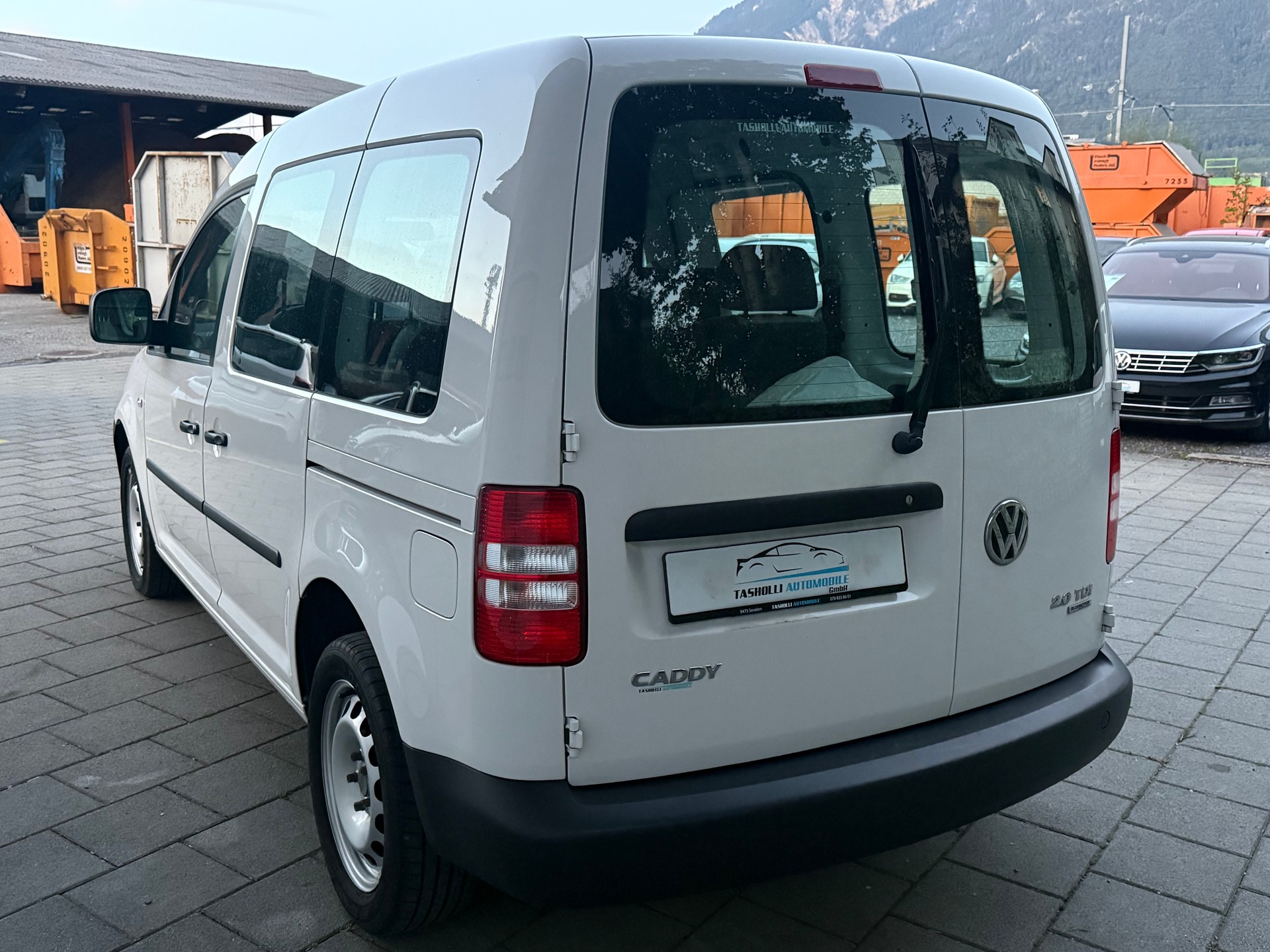 VW Caddy 2.0 TDI BlueMotion Technology-image-4
