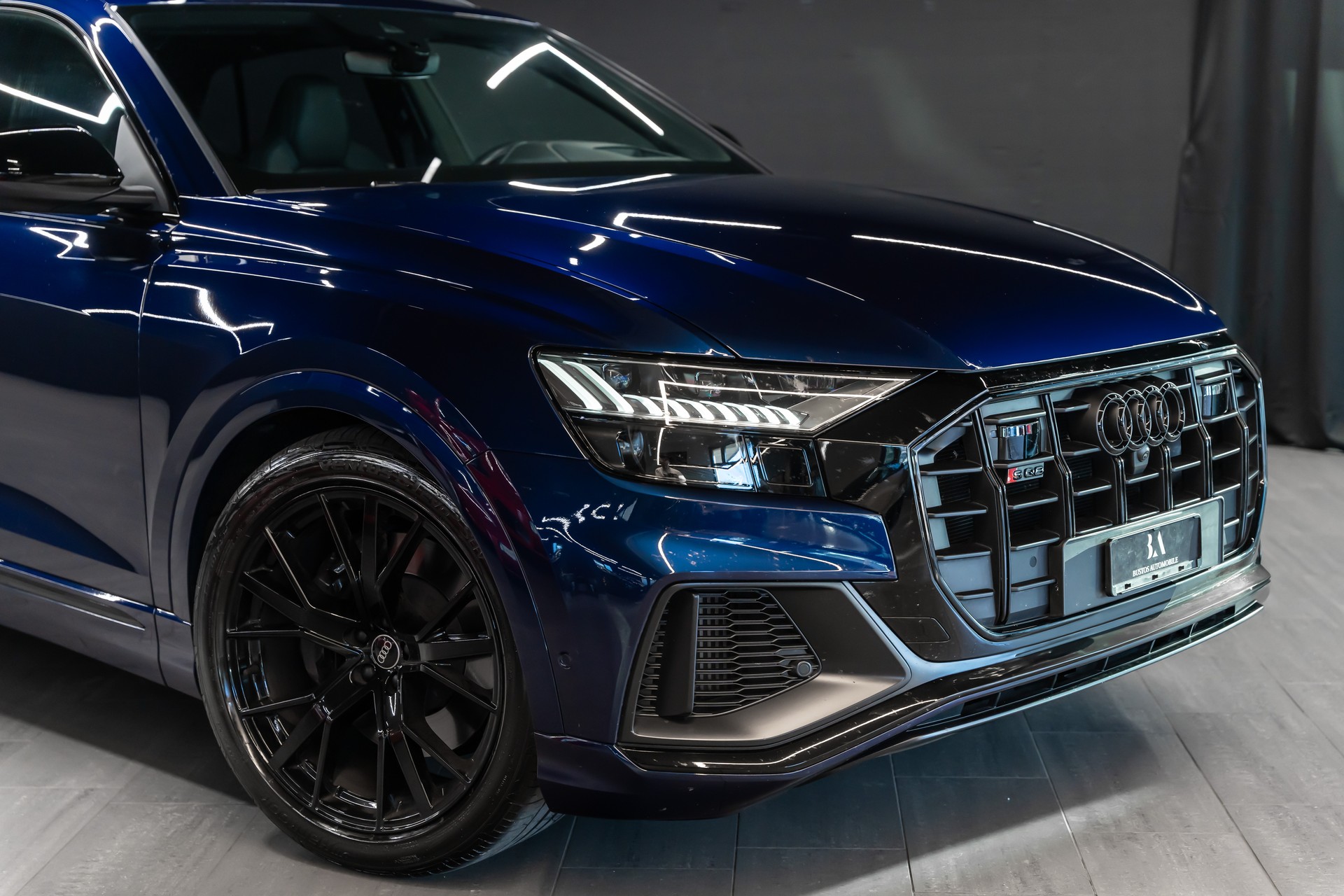 AUDI SQ8 TFSI quattro tiptronic / Gratis Service / Audi Garantie / Sitzkühlung / Carbon / Schiebedach / AHK / Head Up uvm..-image-1