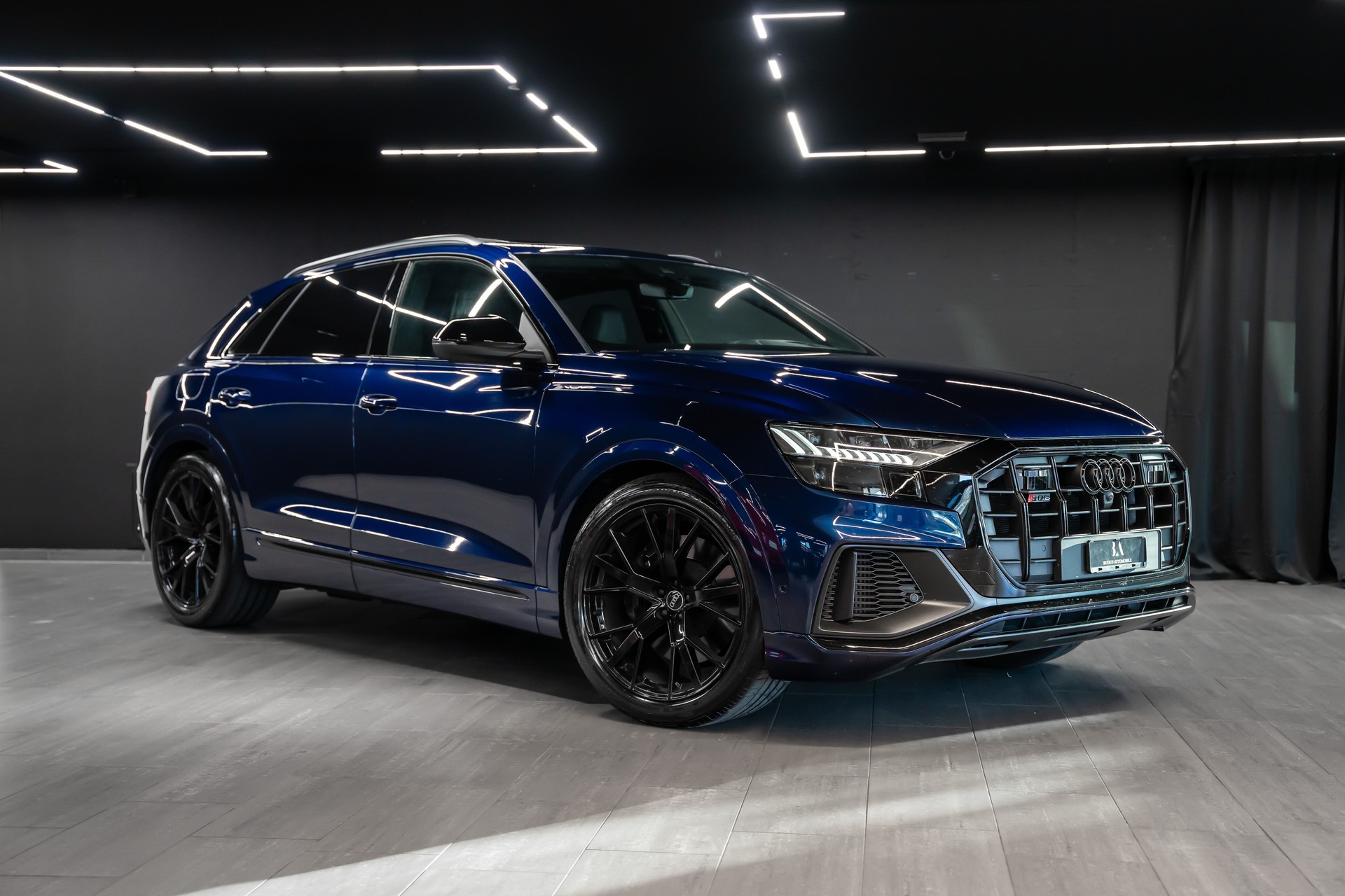 AUDI SQ8 TFSI quattro tiptronic / Gratis Service / Audi Garantie / Sitzkühlung / Carbon / Schiebedach / AHK / Head Up uvm..-image-0