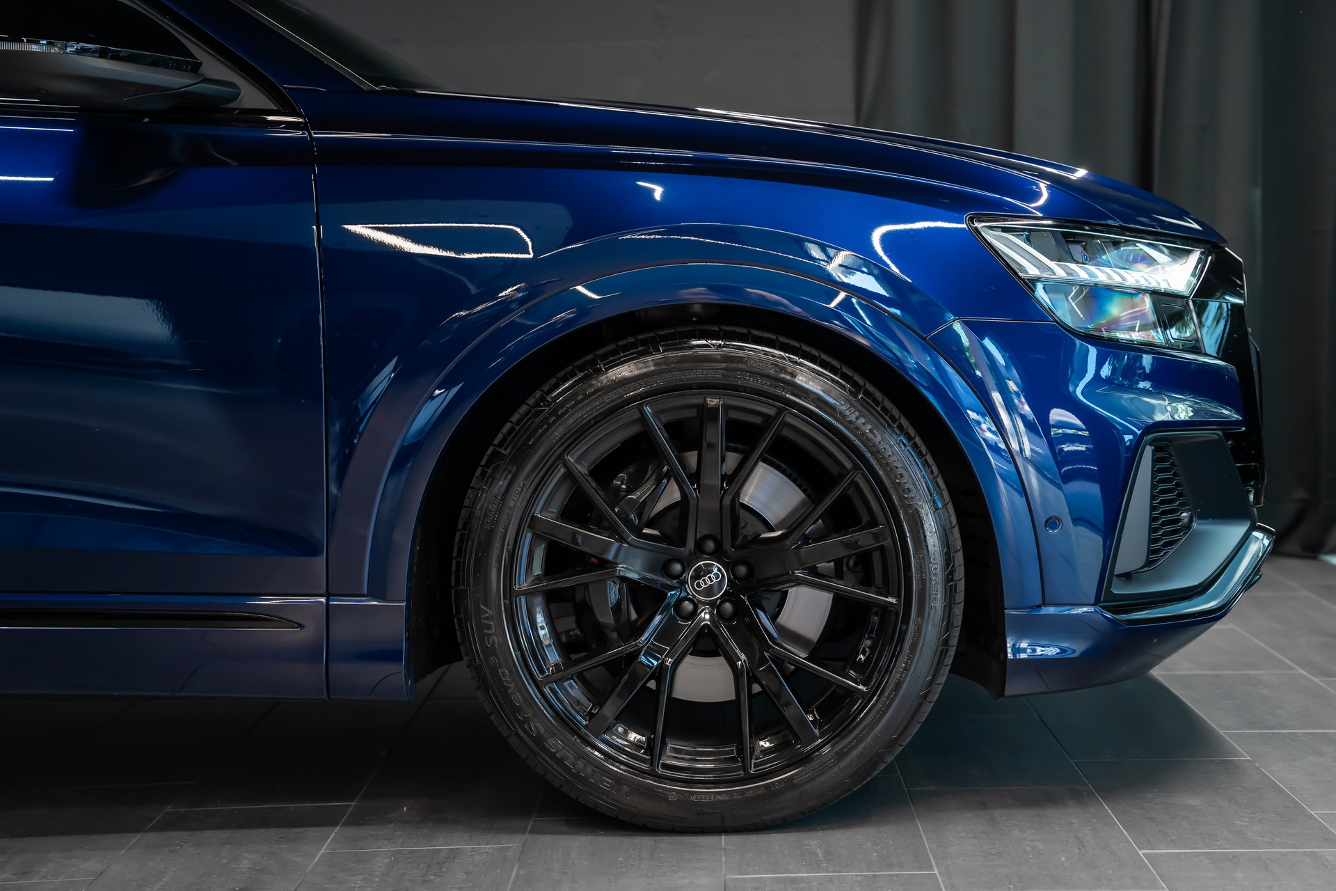 AUDI SQ8 TFSI quattro tiptronic / Gratis Service / Audi Garantie / Sitzkühlung / Carbon / Schiebedach / AHK / Head Up uvm..-image-3