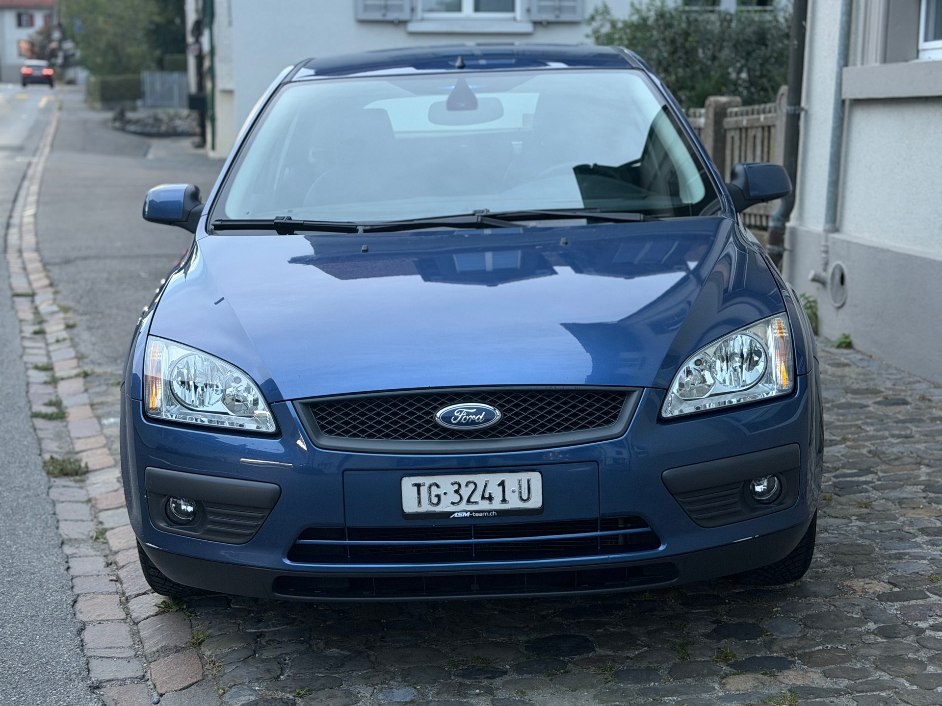 FORD Focus 1.6i VCT Titanium | MFK | Klima | Service | 8-fach Bereift | AUX | 5-Türer |-image-1