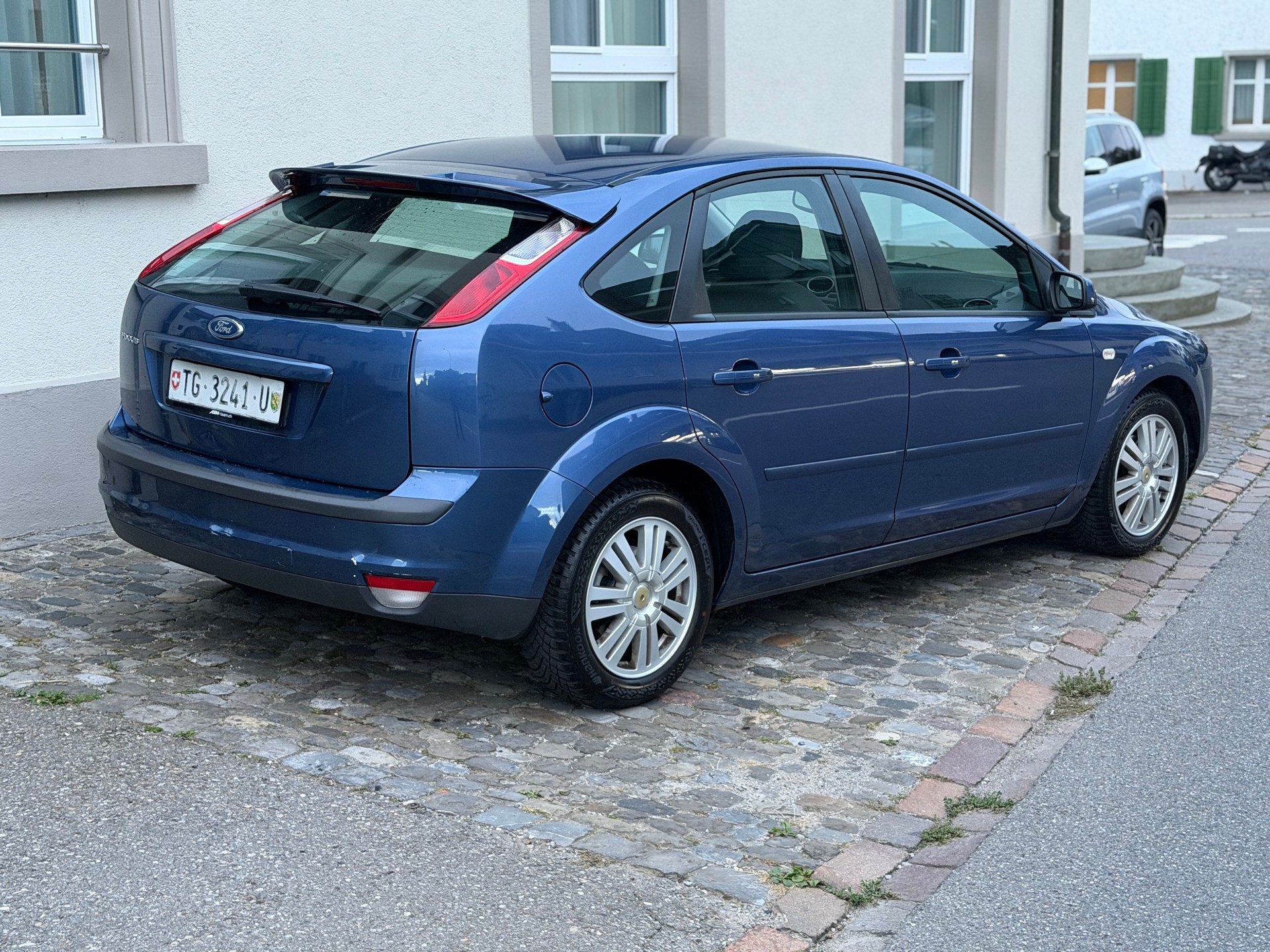 FORD Focus 1.6i VCT Titanium | MFK | Klima | Service | 8-fach Bereift | AUX | 5-Türer |-image-3