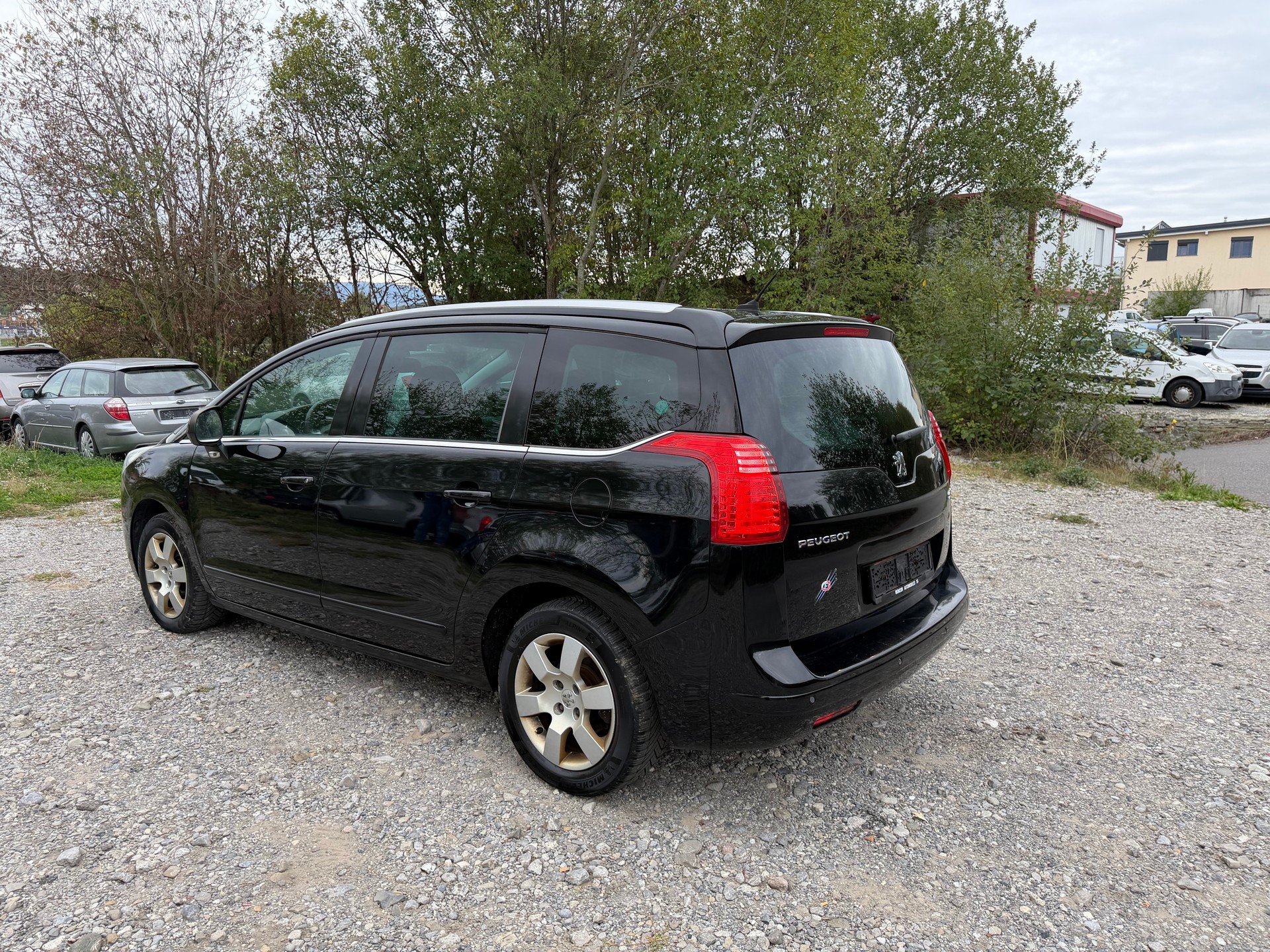 PEUGEOT 5008 1.6 16V T Active-image-4