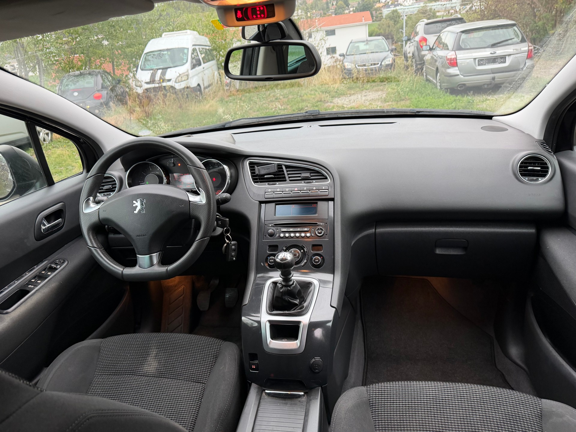 PEUGEOT 5008 1.6 16V T Active-image-7
