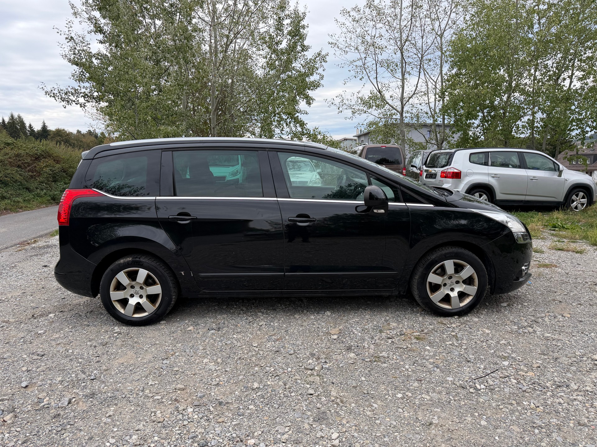 PEUGEOT 5008 1.6 16V T Active-image-3