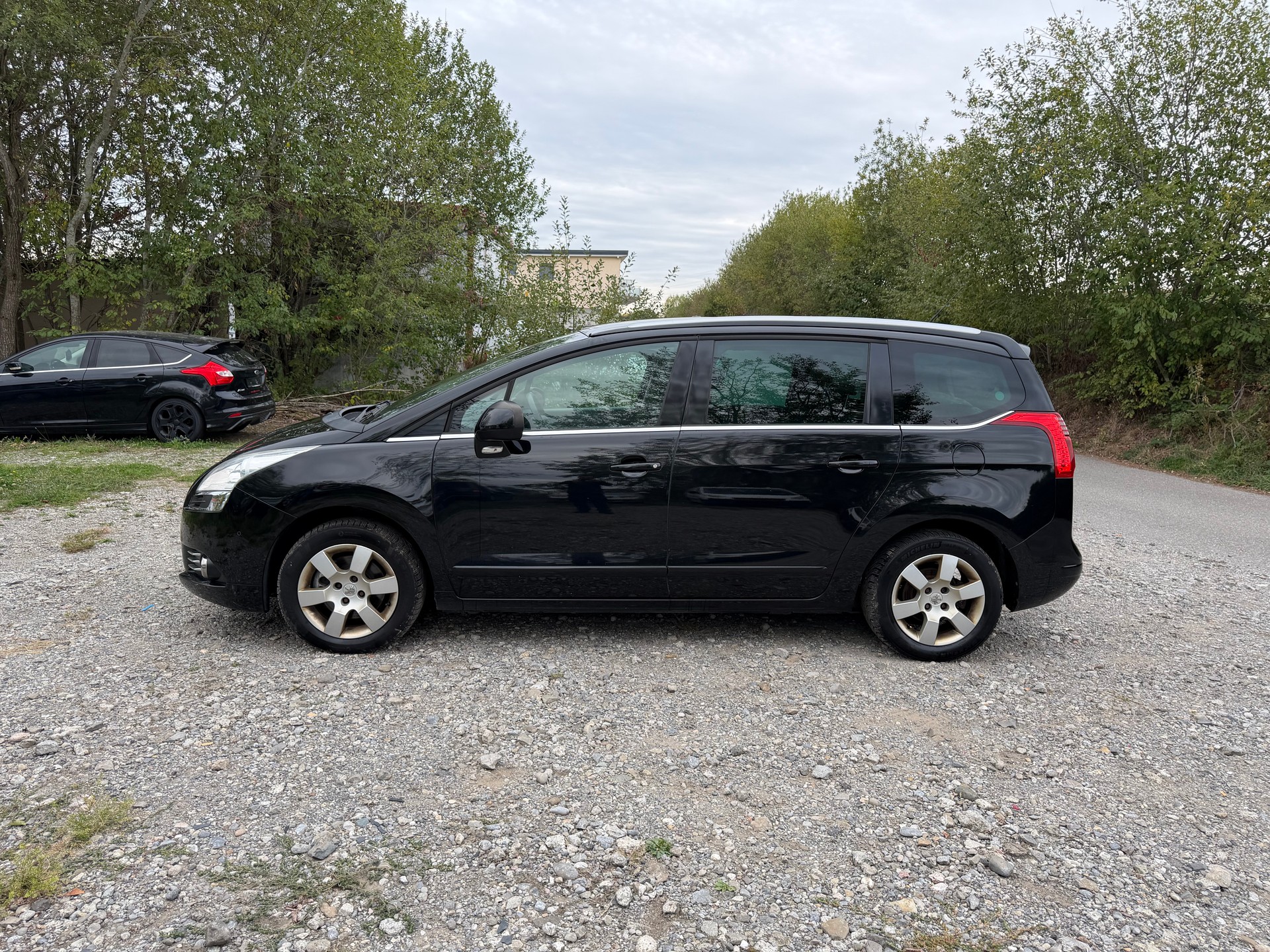 PEUGEOT 5008 1.6 16V T Active-image-2