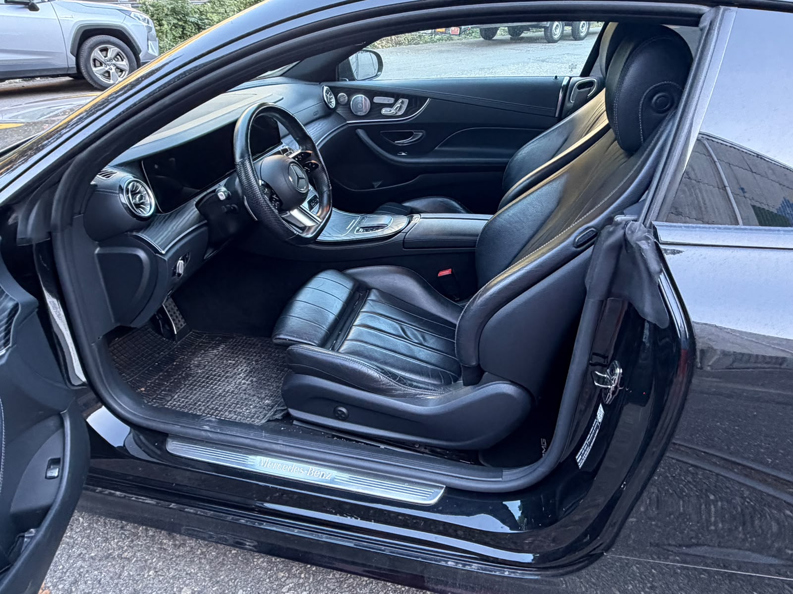 MERCEDES-BENZ E 200 Coupé 4Matic AMG Line 9G-Tronic-image-7