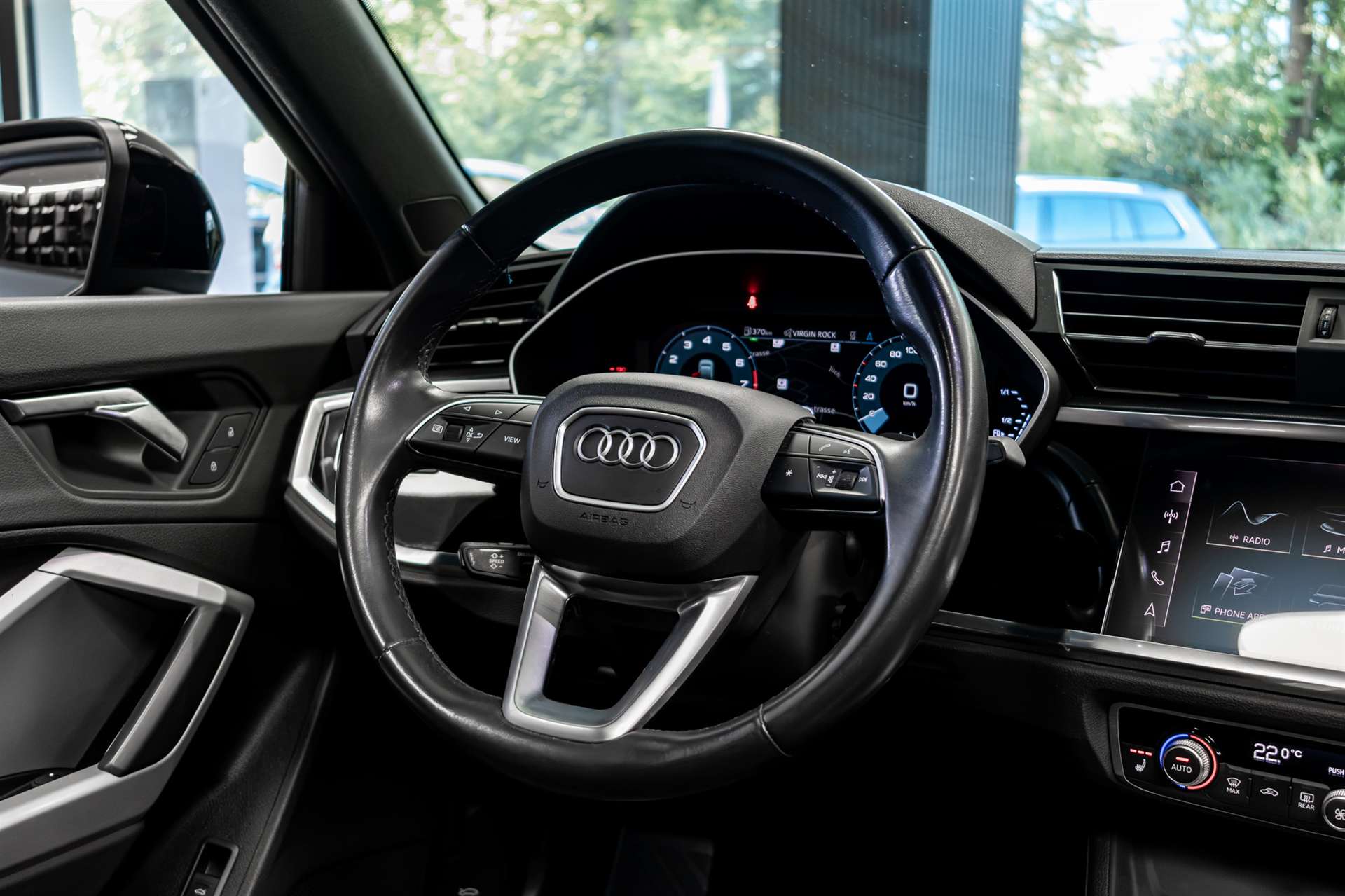 AUDI Q3 Sportback 45 TFSI S line quattro S-tronic-image-7