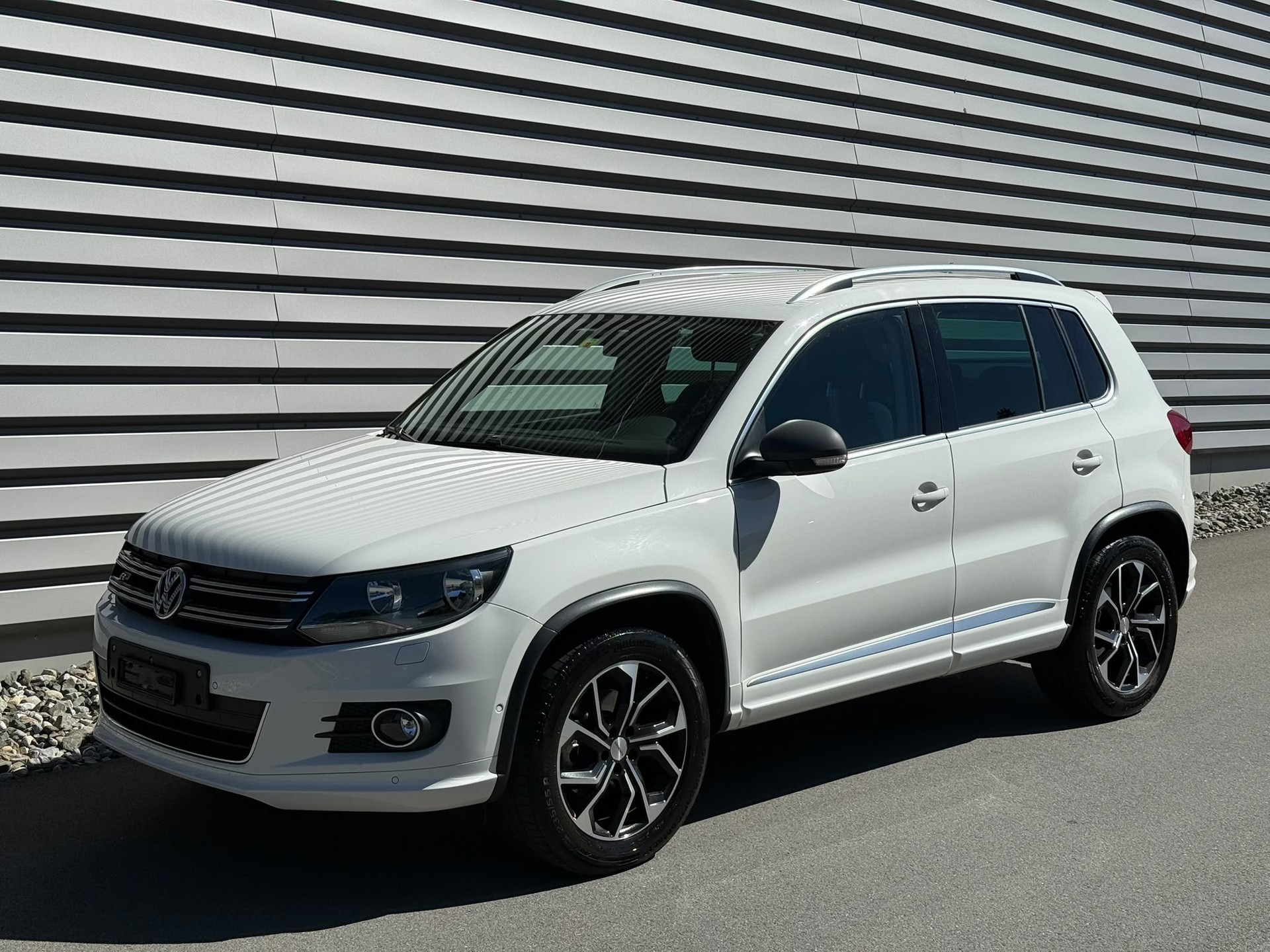 VW Tiguan 1.4 TSI R-Line BlueMotion-image-6