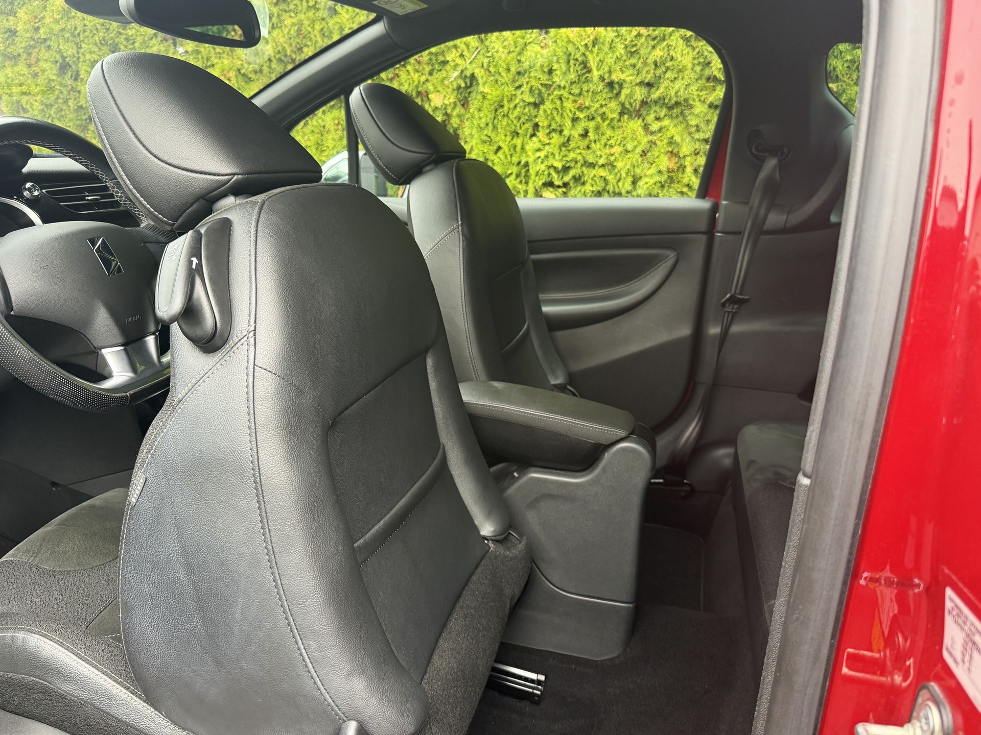DS AUTOMOBILES DS 3 1.2 PureTech Sport Chic / Ab MFK-image-20