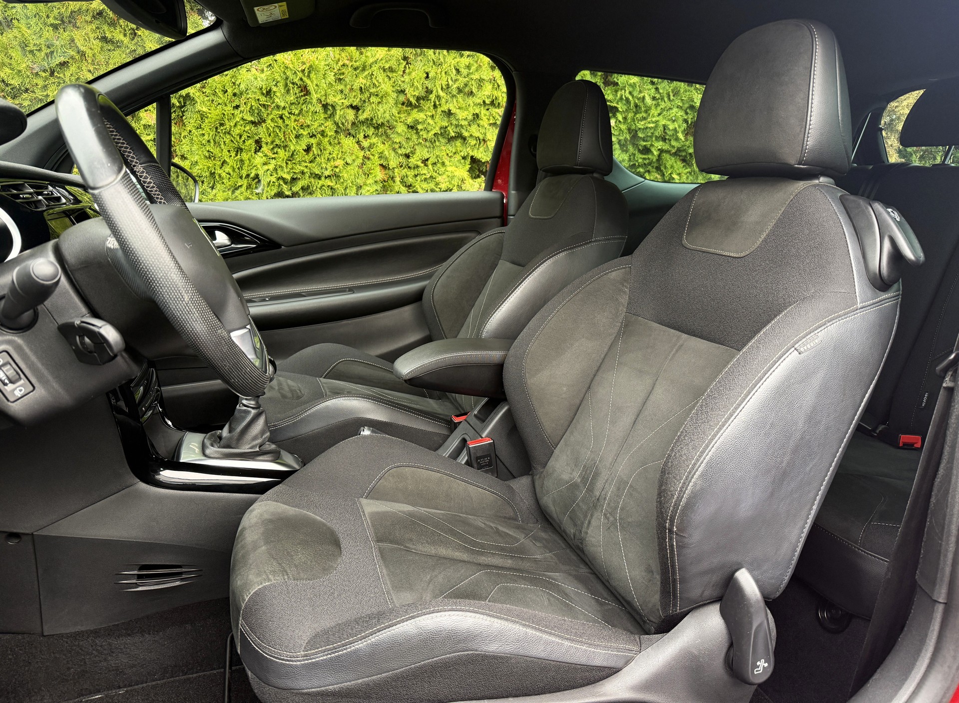 DS AUTOMOBILES DS 3 1.2 PureTech Sport Chic / Ab MFK-image-19