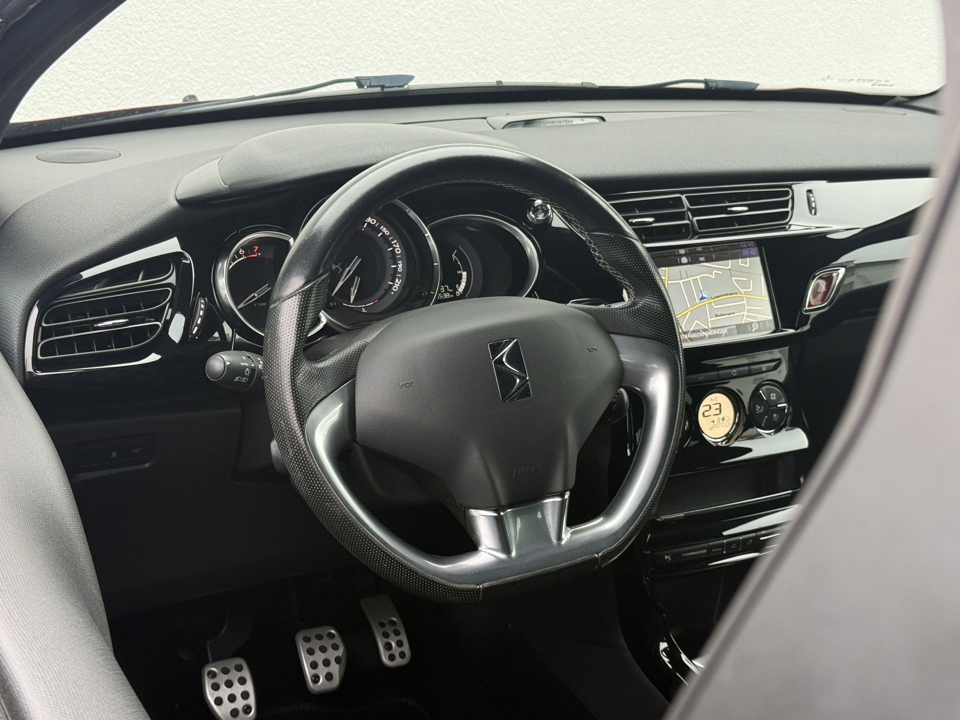 DS AUTOMOBILES DS 3 1.2 PureTech Sport Chic / Ab MFK-image-18
