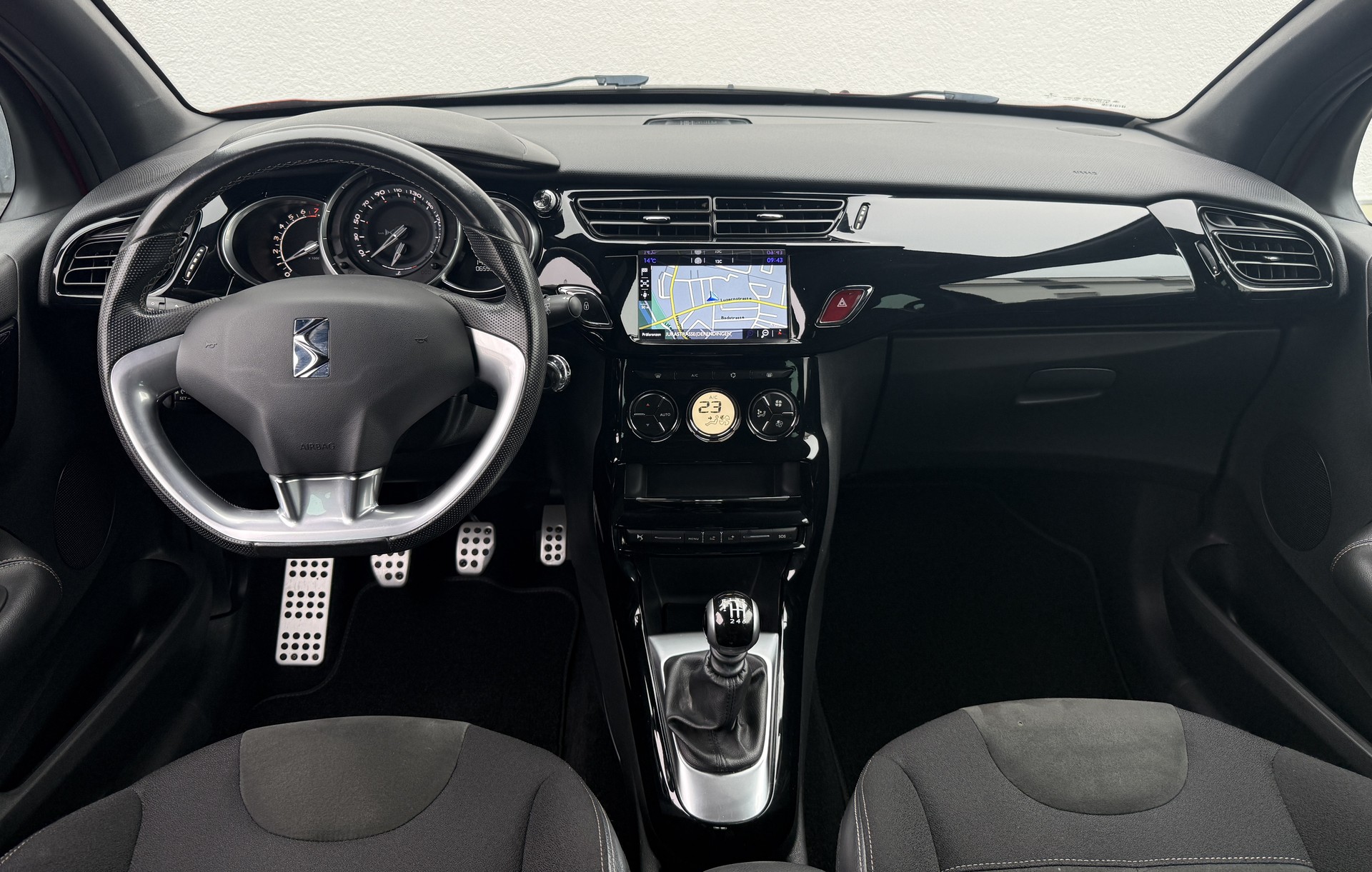 DS AUTOMOBILES DS 3 1.2 PureTech Sport Chic / Ab MFK-image-22