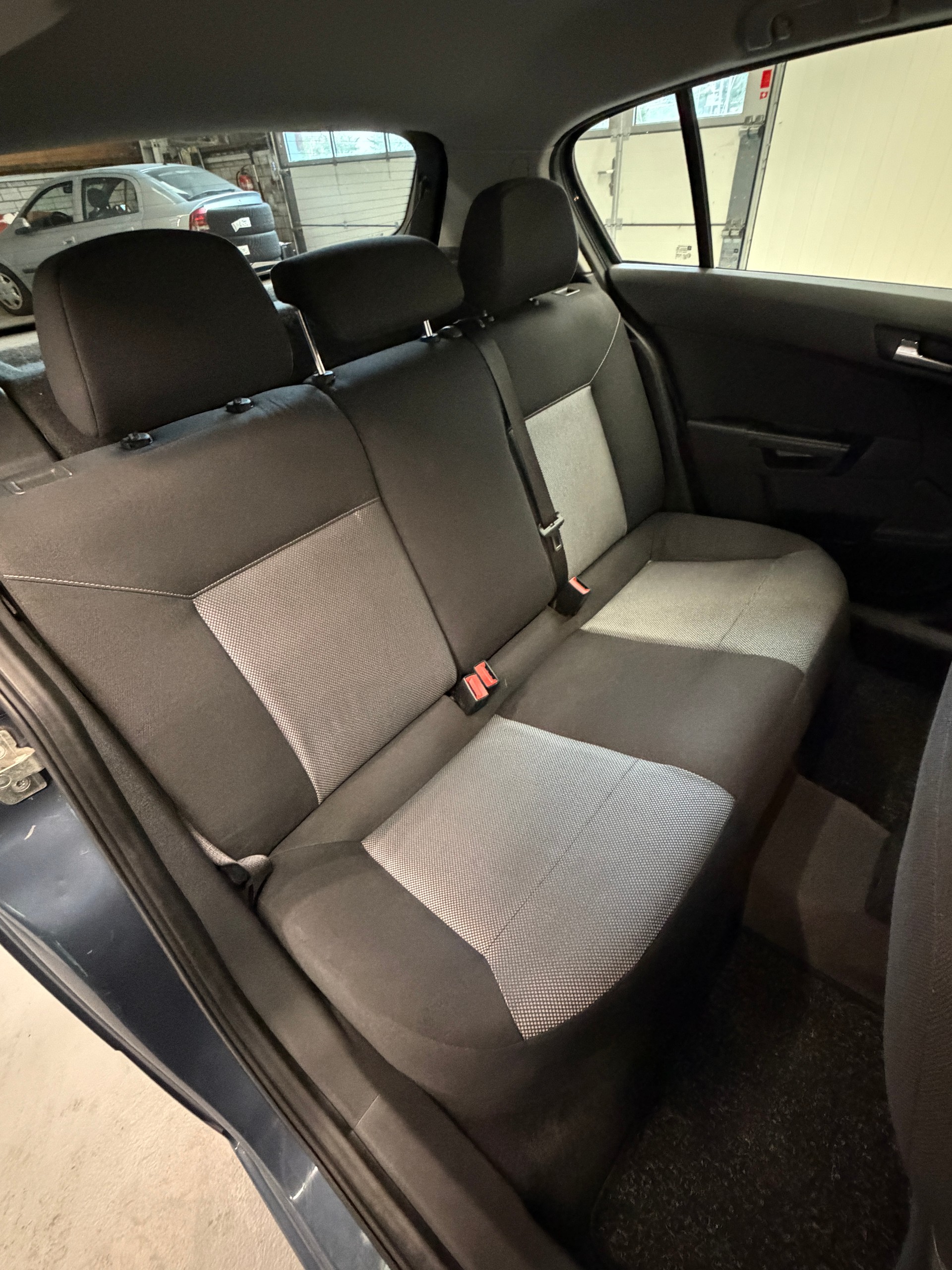 OPEL Astra 1.8i 16V Automatic - frisch ab MFK und Service-image-12