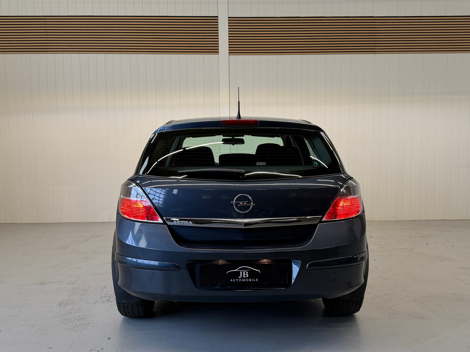 OPEL Astra 1.8i 16V Automatic - frisch ab MFK und Service-image-3