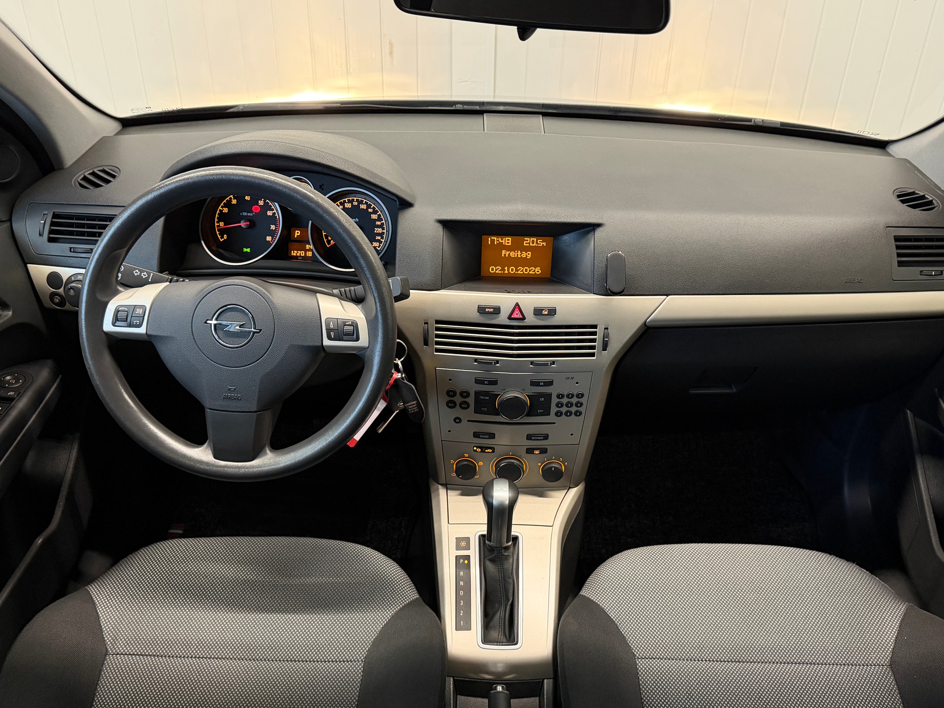 OPEL Astra 1.8i 16V Automatic - frisch ab MFK und Service-image-9