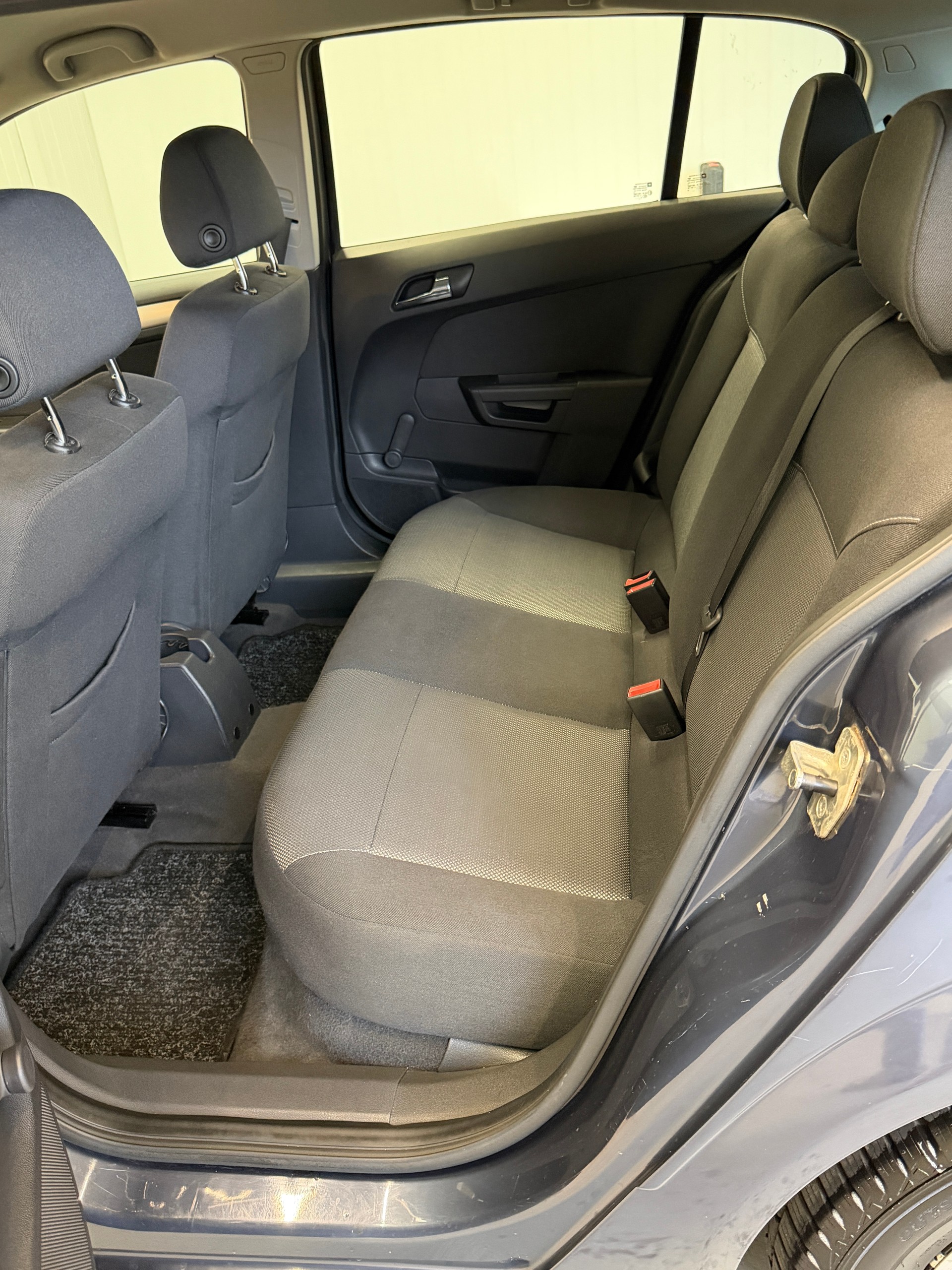 OPEL Astra 1.8i 16V Automatic - frisch ab MFK und Service-image-11