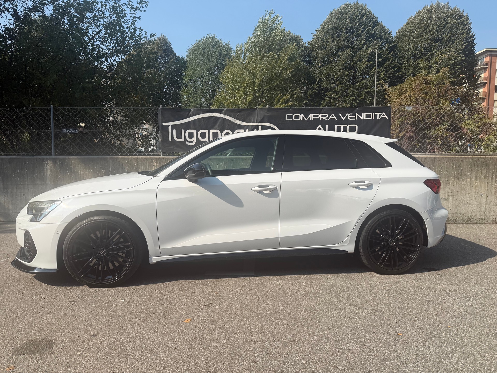AUDI S3 Sportback TFSI quattro S-tronic-image-2