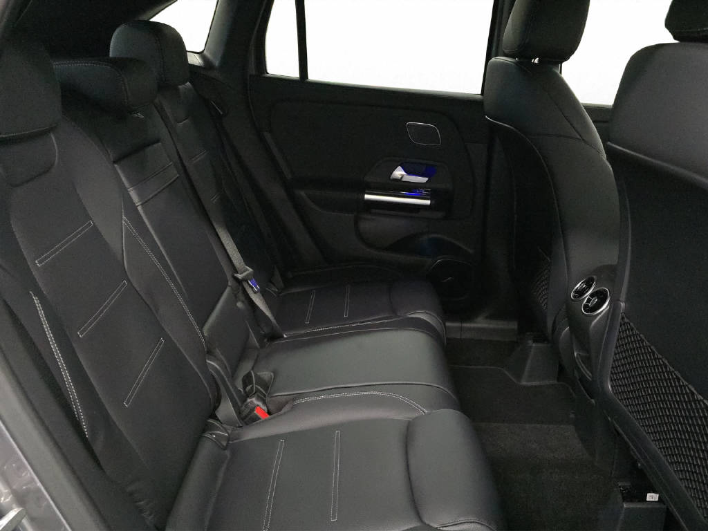 MERCEDES-BENZ GLA 35 AMG 4Matic-image-12