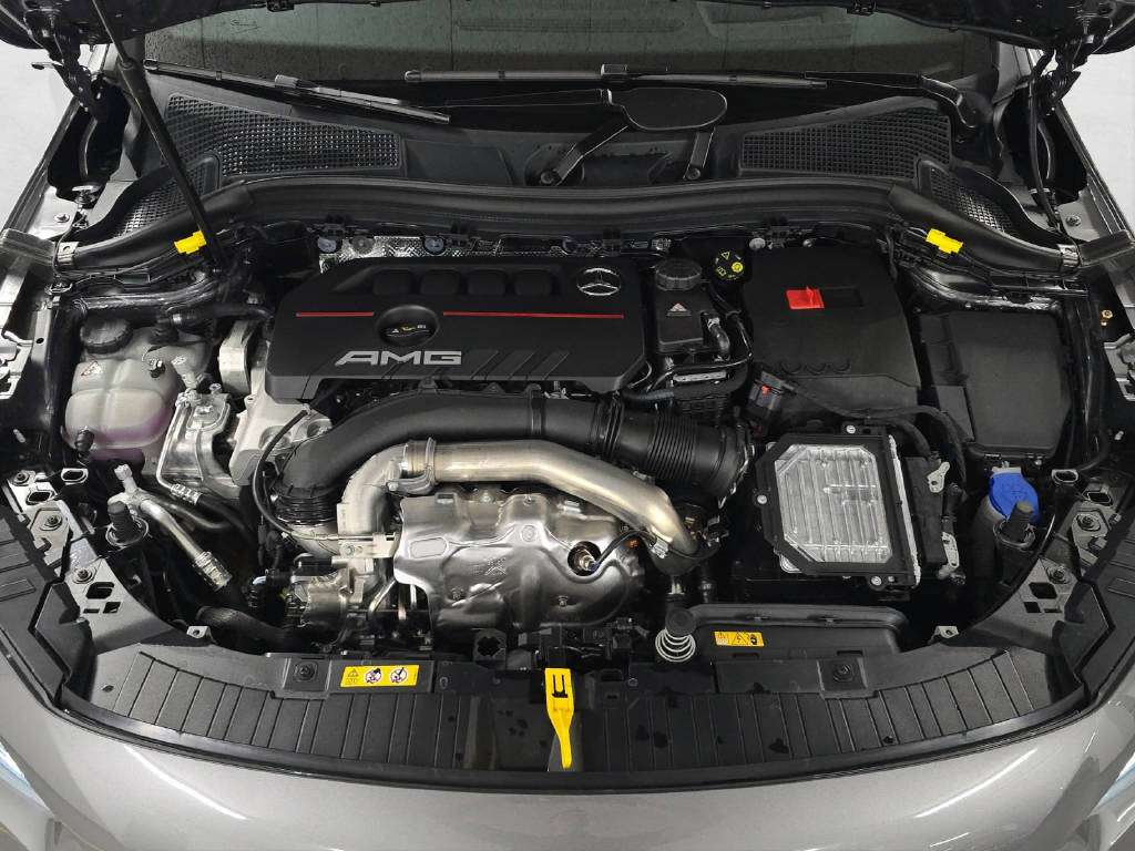 MERCEDES-BENZ GLA 35 AMG 4Matic-image-9