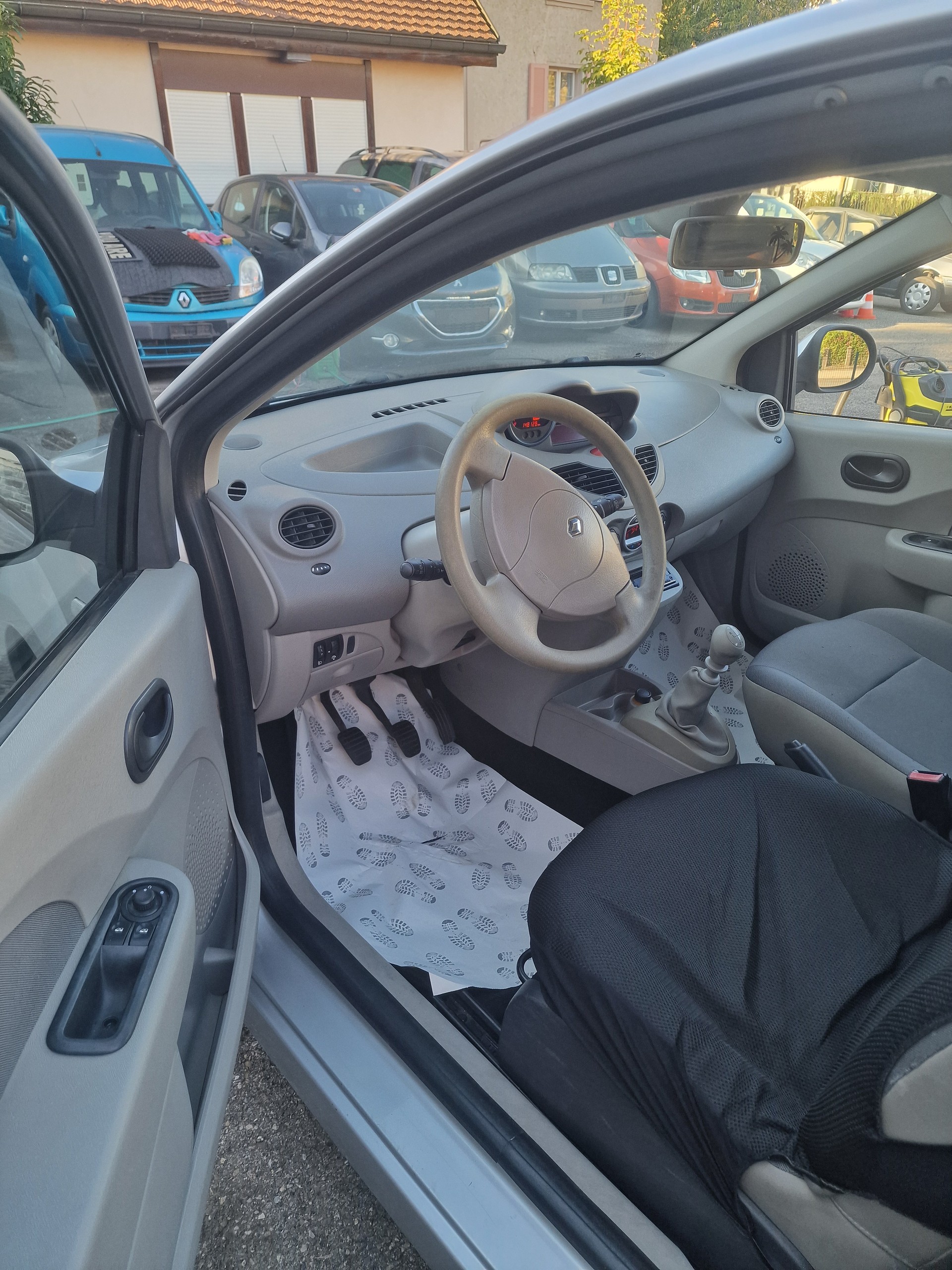 RENAULT Twingo 1.2 16V Dynamique-image-9