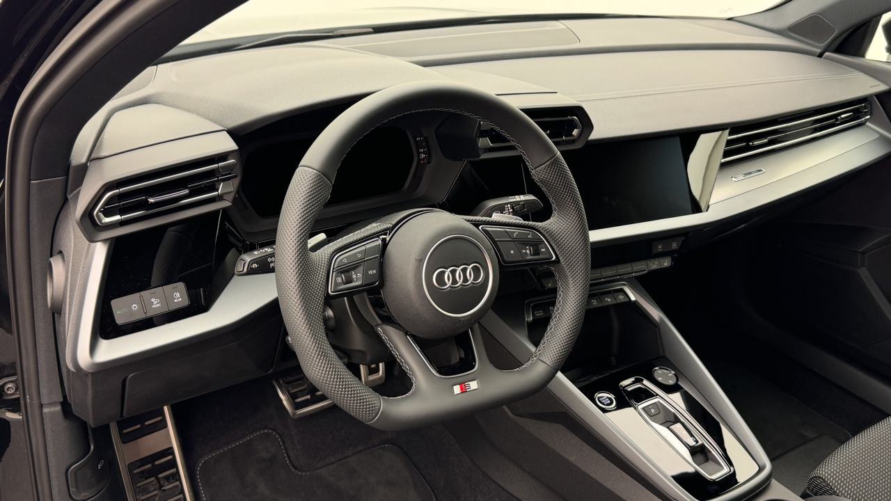 AUDI A3 Sportback 35 TFSI S line S-tronic-image-6