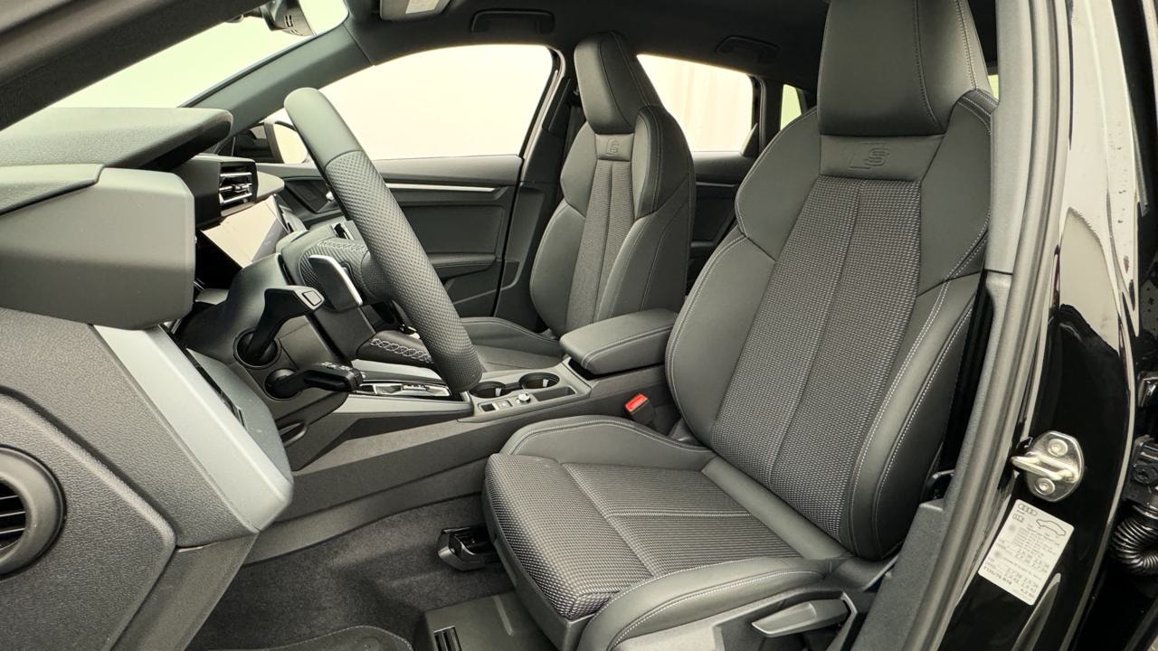 AUDI A3 Sportback 35 TFSI S line S-tronic-image-4
