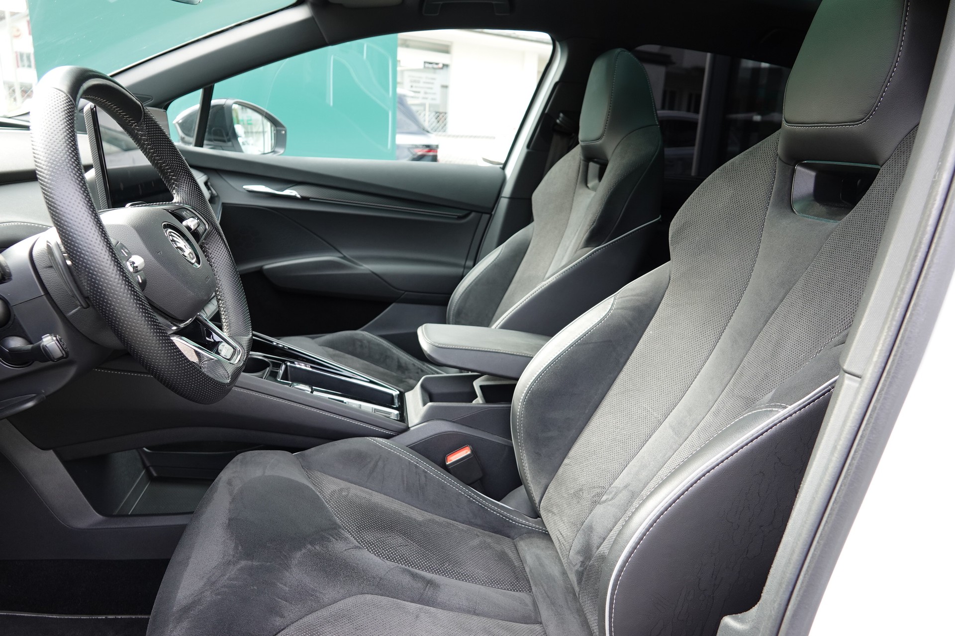 SKODA Enyaq iV 80 SportLine-image-9